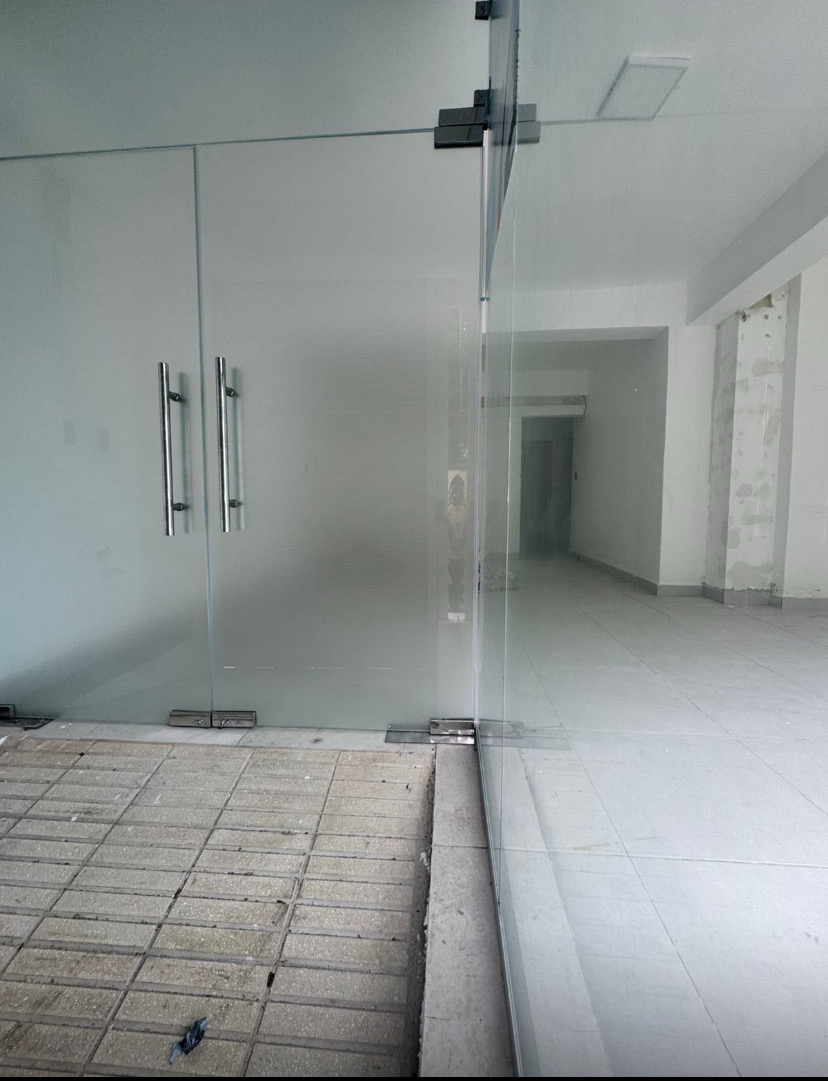oficinas y locales comerciales - se alquila  1