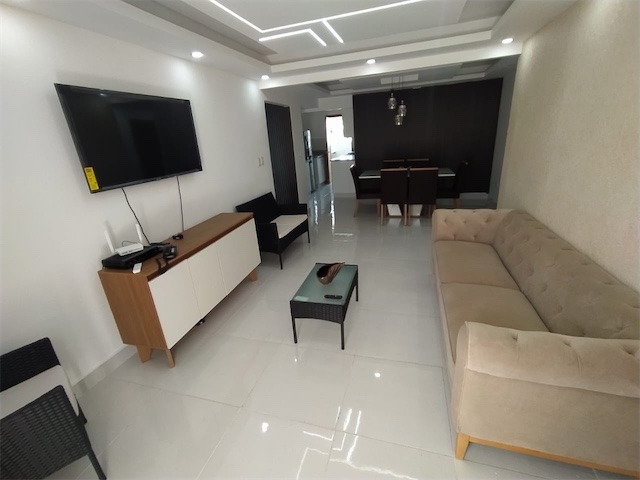 apartamentos - Venta de apartamento 4to piso con terraza y 221mts próximo avenida España  3