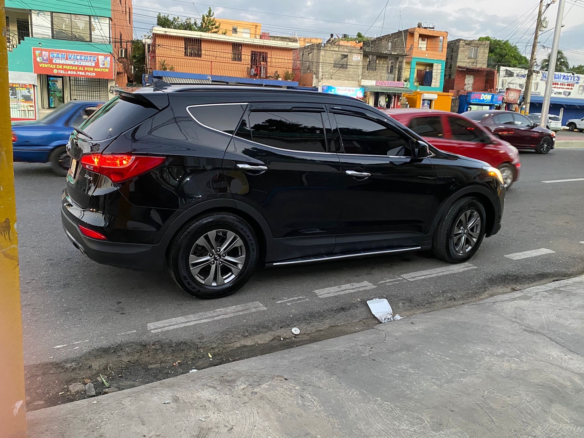 jeepetas y camionetas - se vende Hyundai Santa Fe Sport  2016
840,000 1