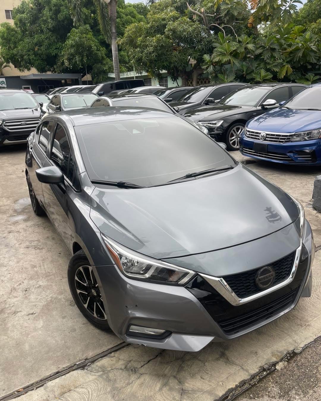 carros - NISSAN VERSA 2020