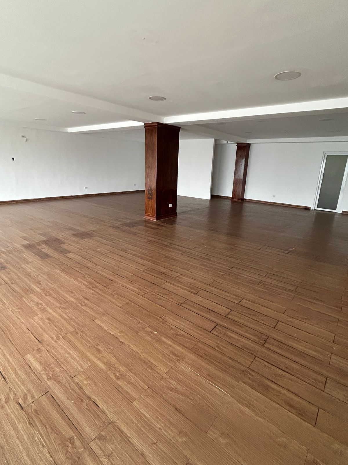 oficinas y locales comerciales - LOCAL COMERCIAL EN ALQUILER EN EL RENACIMIENTO 5