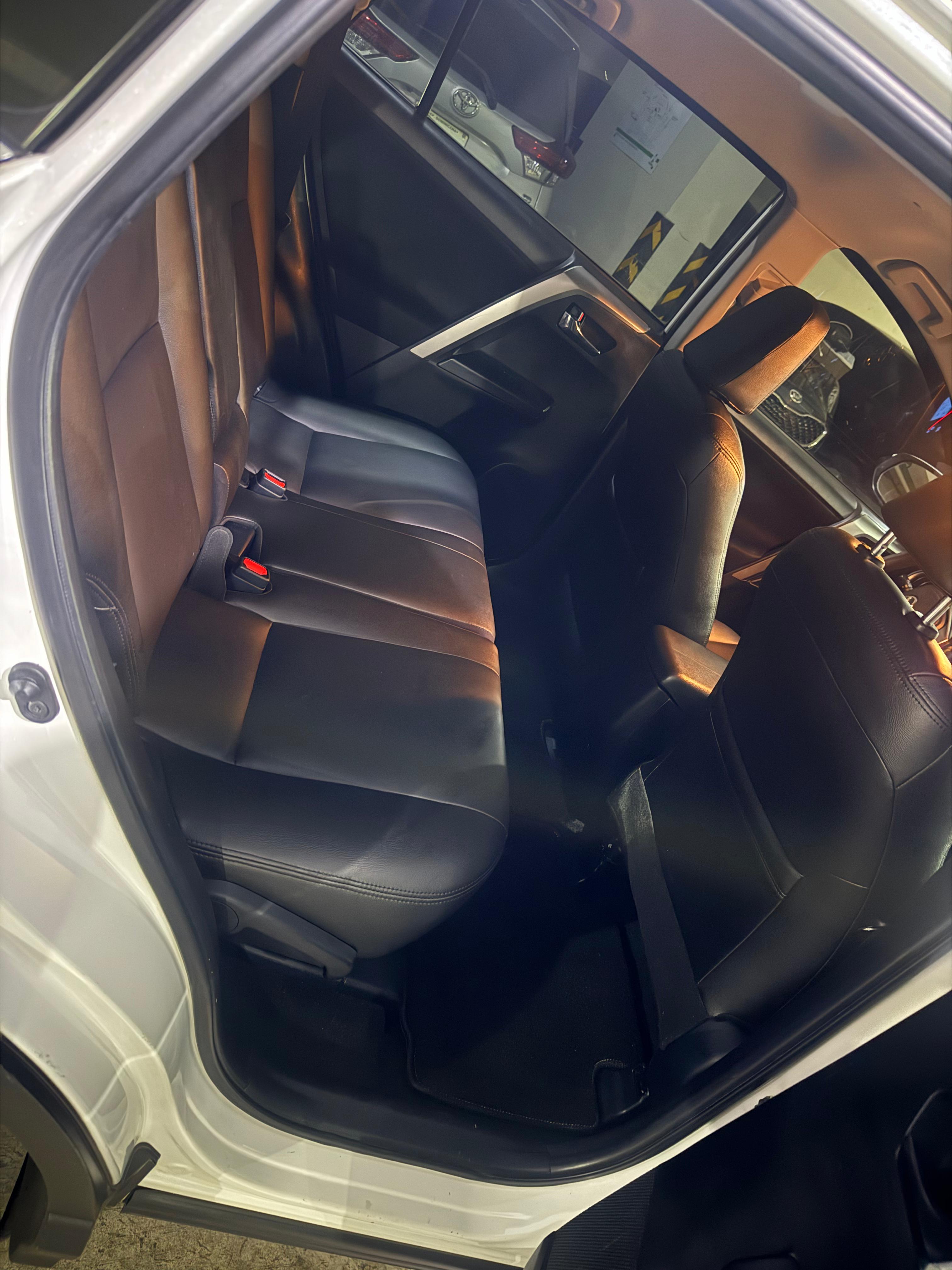 jeepetas y camionetas - RAV4 2016 disponible inmediata 
desea montarte aquí esta 
Dios los bendiga mas 5