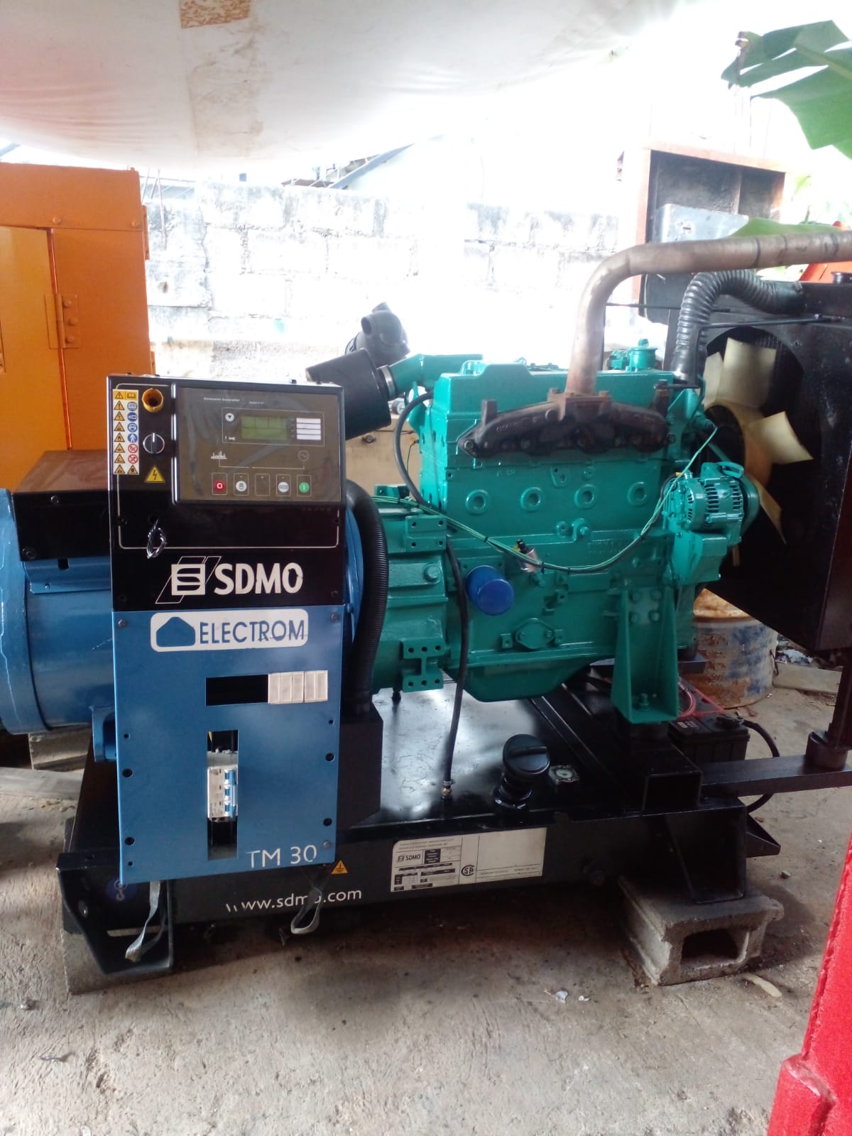 equipos profesionales - Planta eléctrica SDMO 30 KW
