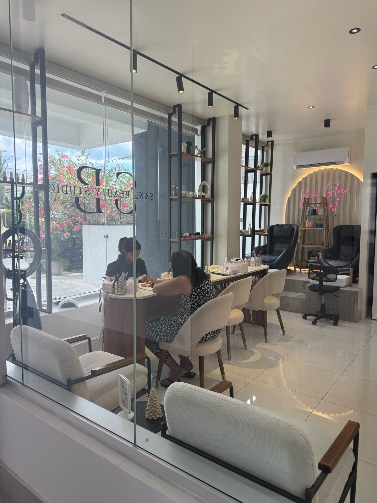 negocios en venta - Nails Bar En Venta En Los Prados Distrito Nacional 1