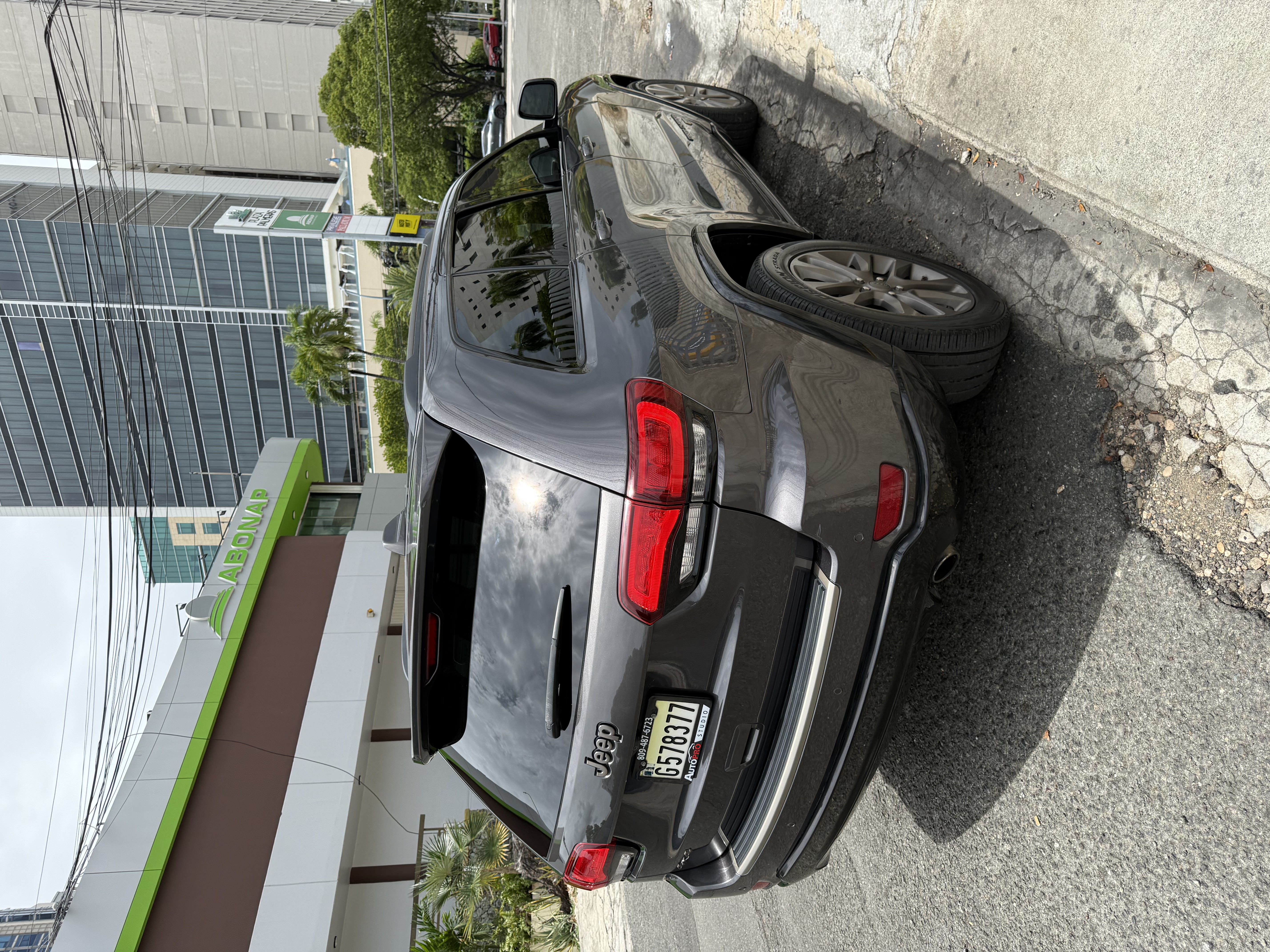 jeepetas y camionetas - Jeep Grand Cherokee Limited 4x4 - 75 Aniversario 6