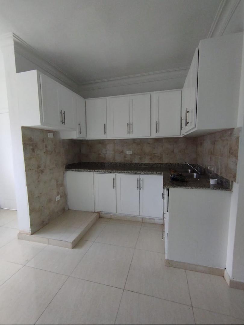 apartamentos - Apto alquiler en Residencial Carmen María - dentras de la embajada Americana  8