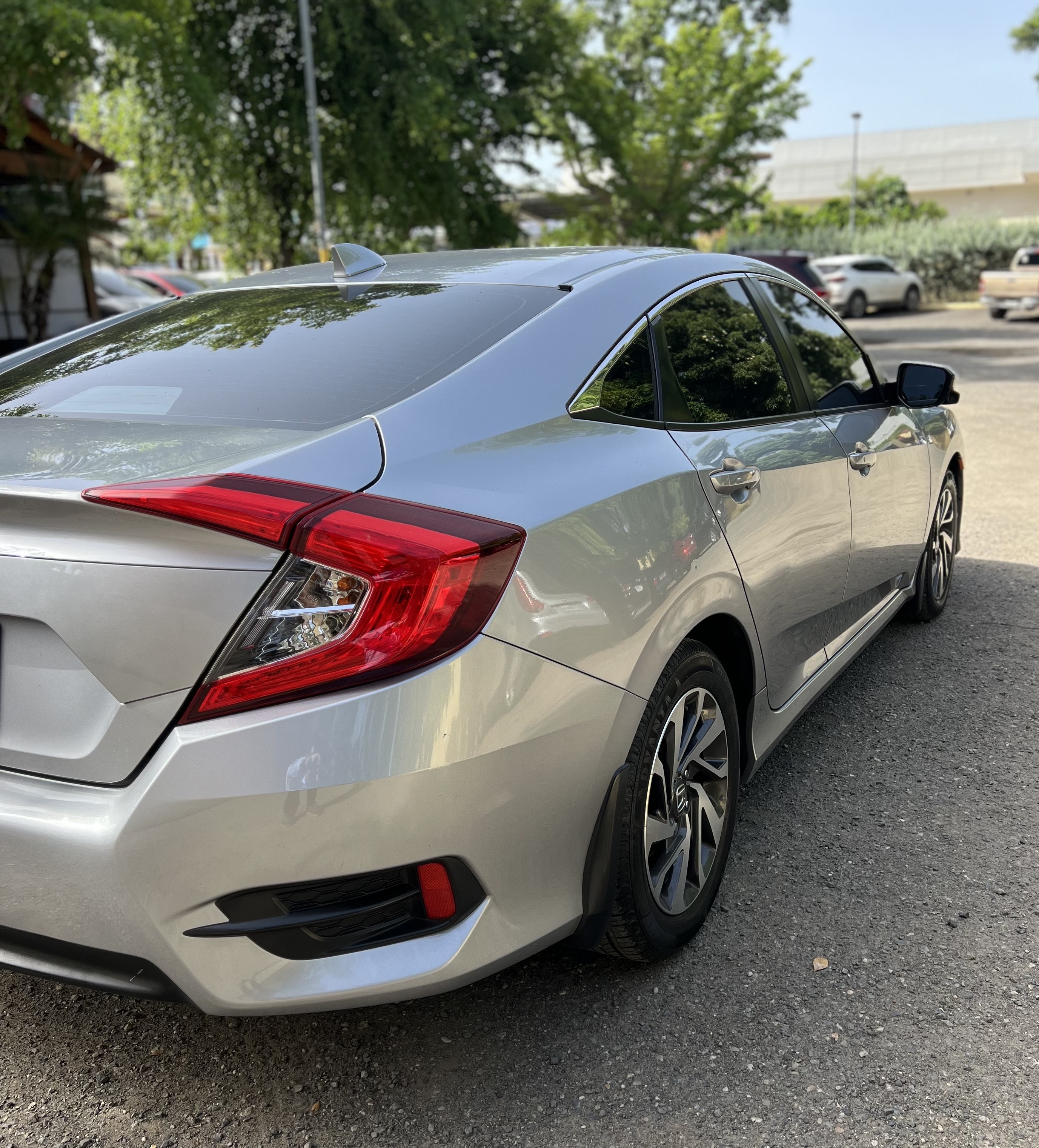 carros - Se Vende ( For Sale ) Honda Civic, version EX, full, Clean , year 2018, precio $ 5