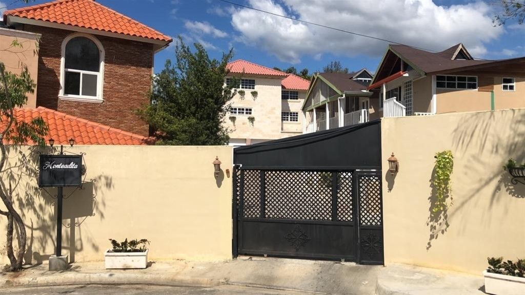 casas - Town  House de dos niveles en alquiler en proyecto 0