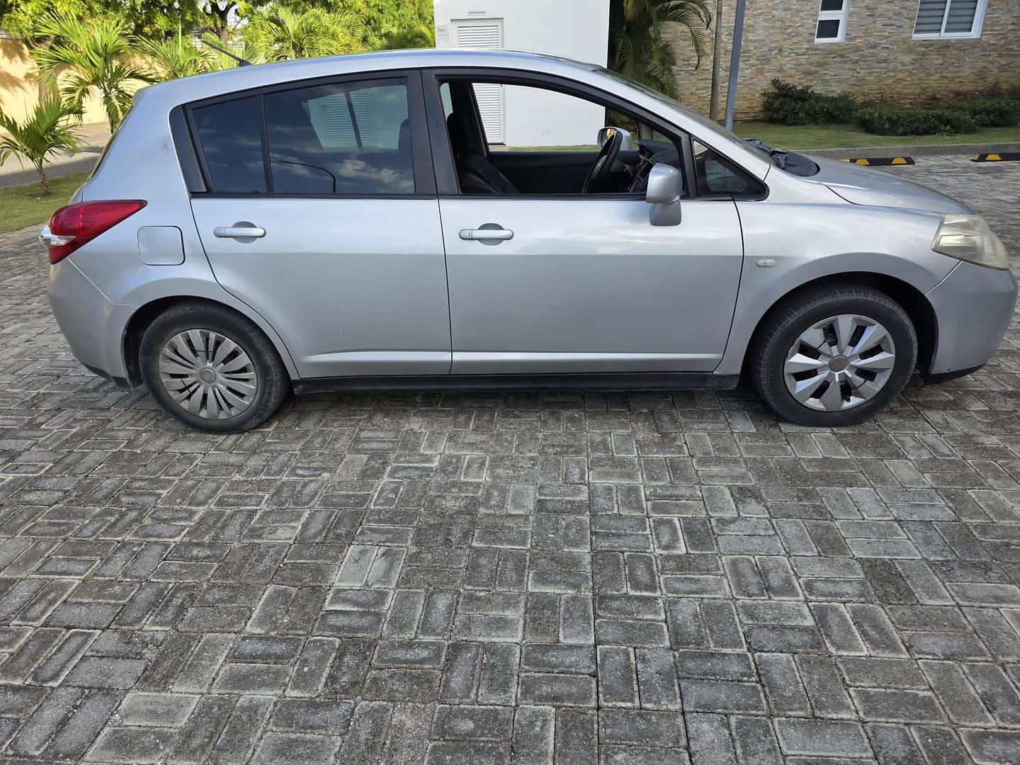 carros - Vendo Nissan Tiida 2012  1