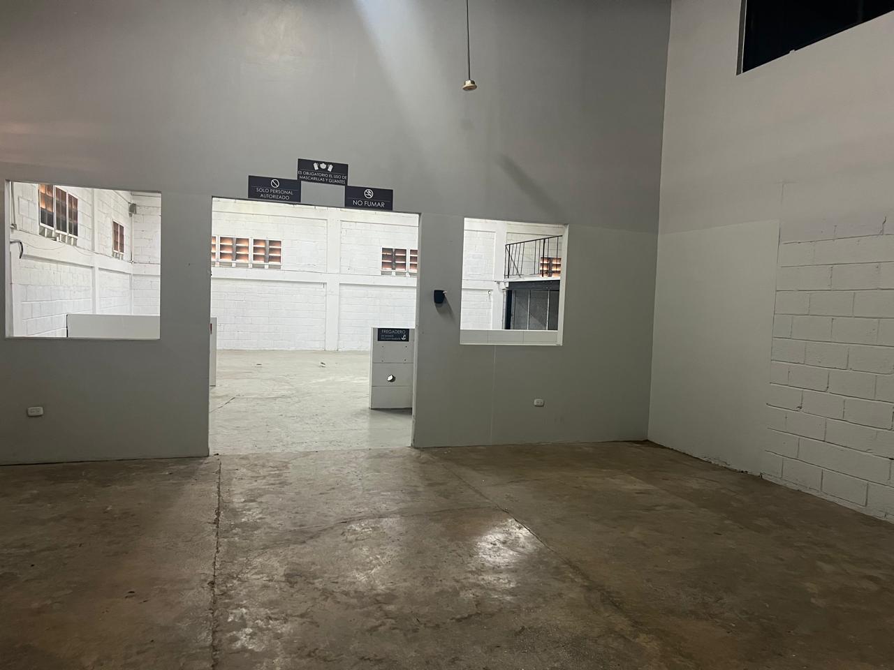 oficinas y locales comerciales - Nave Industrial Estratégicamente Ubicada  1