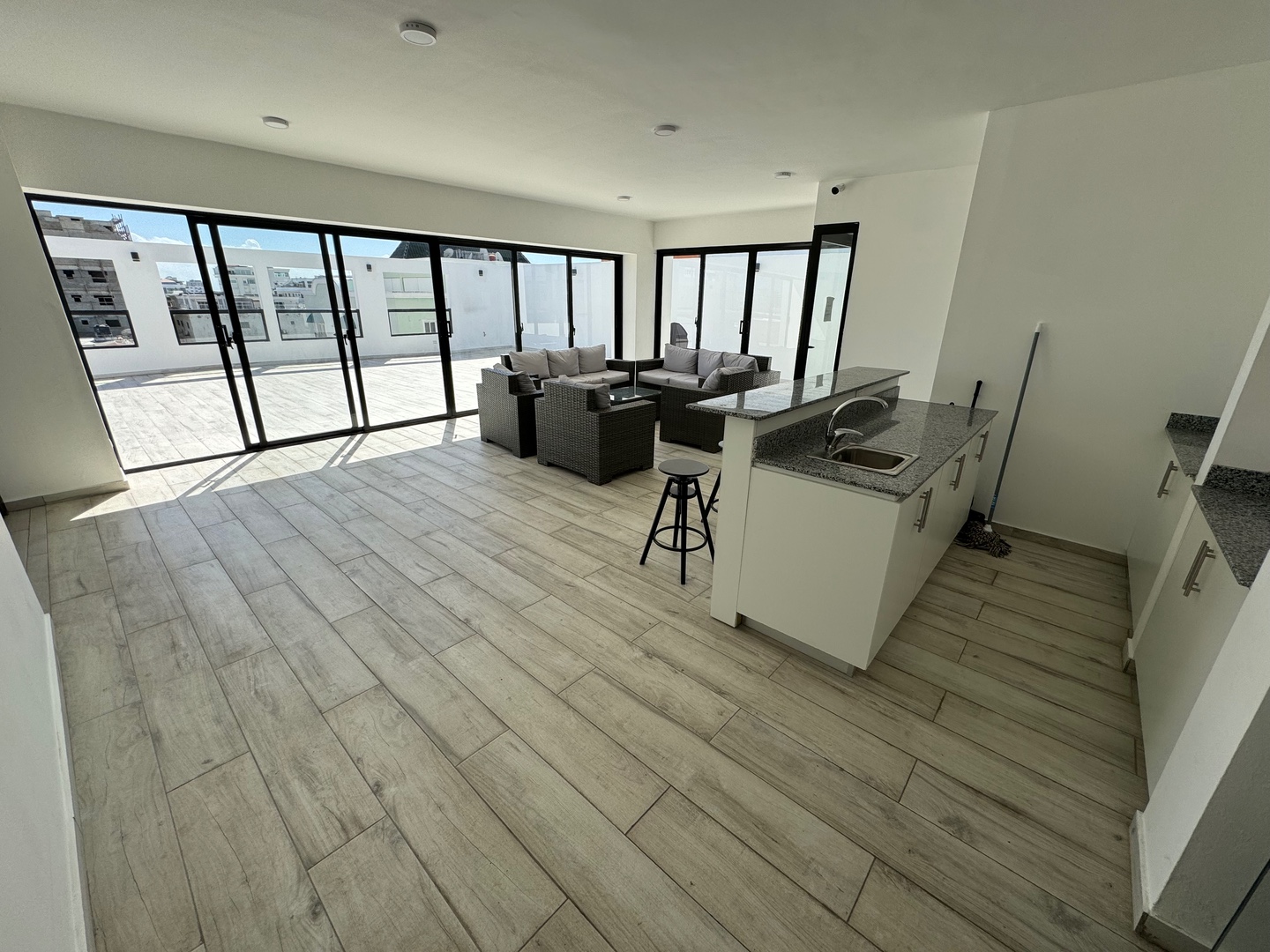 apartamentos - Apartamento Nuevo en Evaristo Morales 8