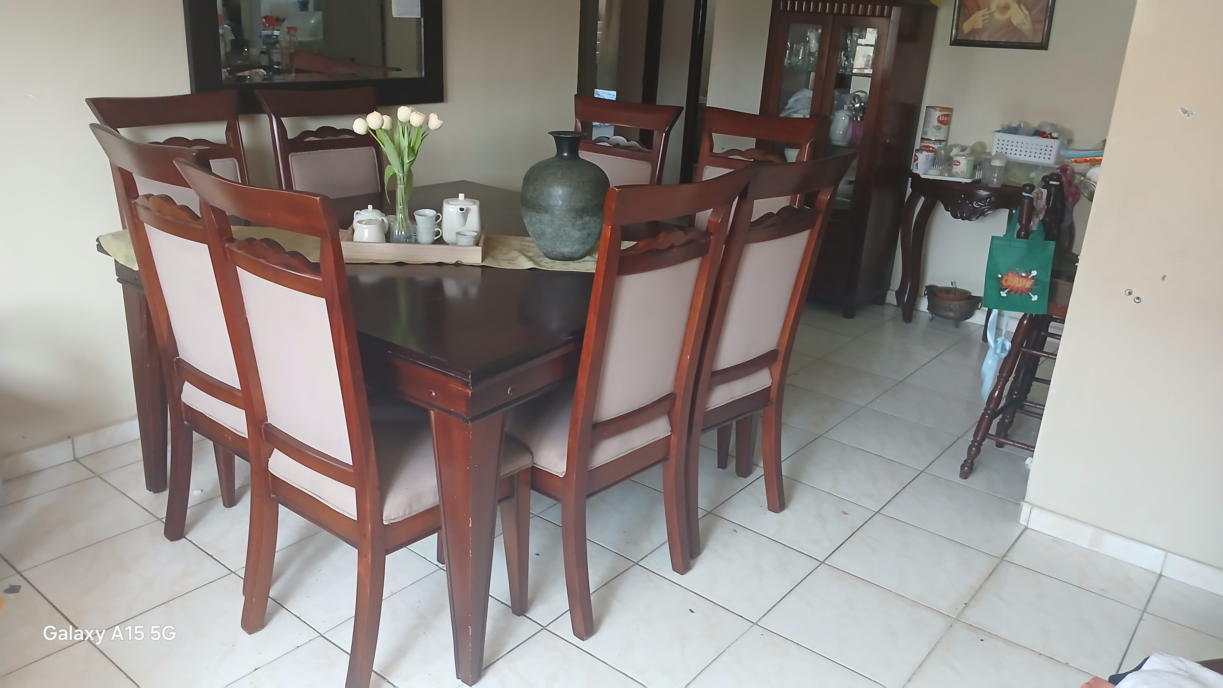 muebles y colchones - Comedor de 8 sillas en caobas