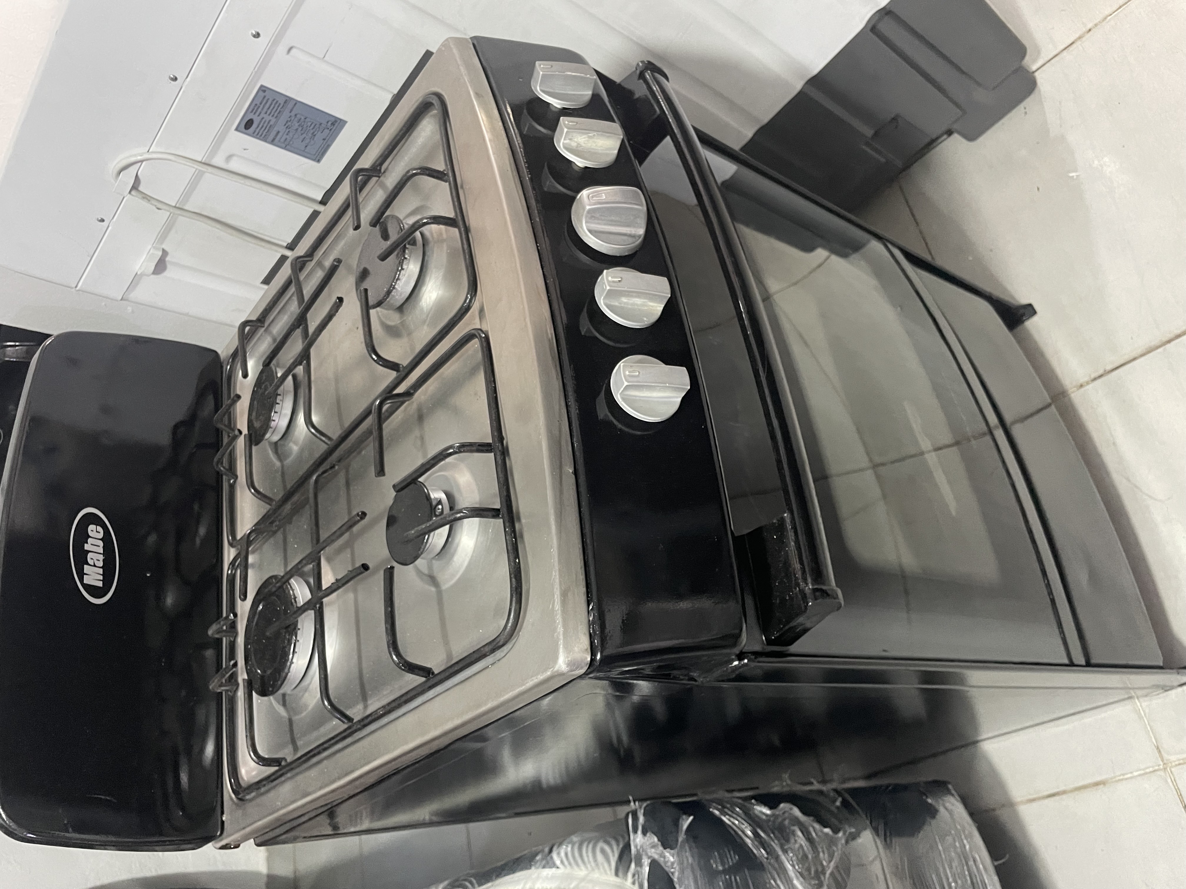 electrodomesticos - Estufa Mabe semi nueva importada de 20 pulgadas con garantía  1