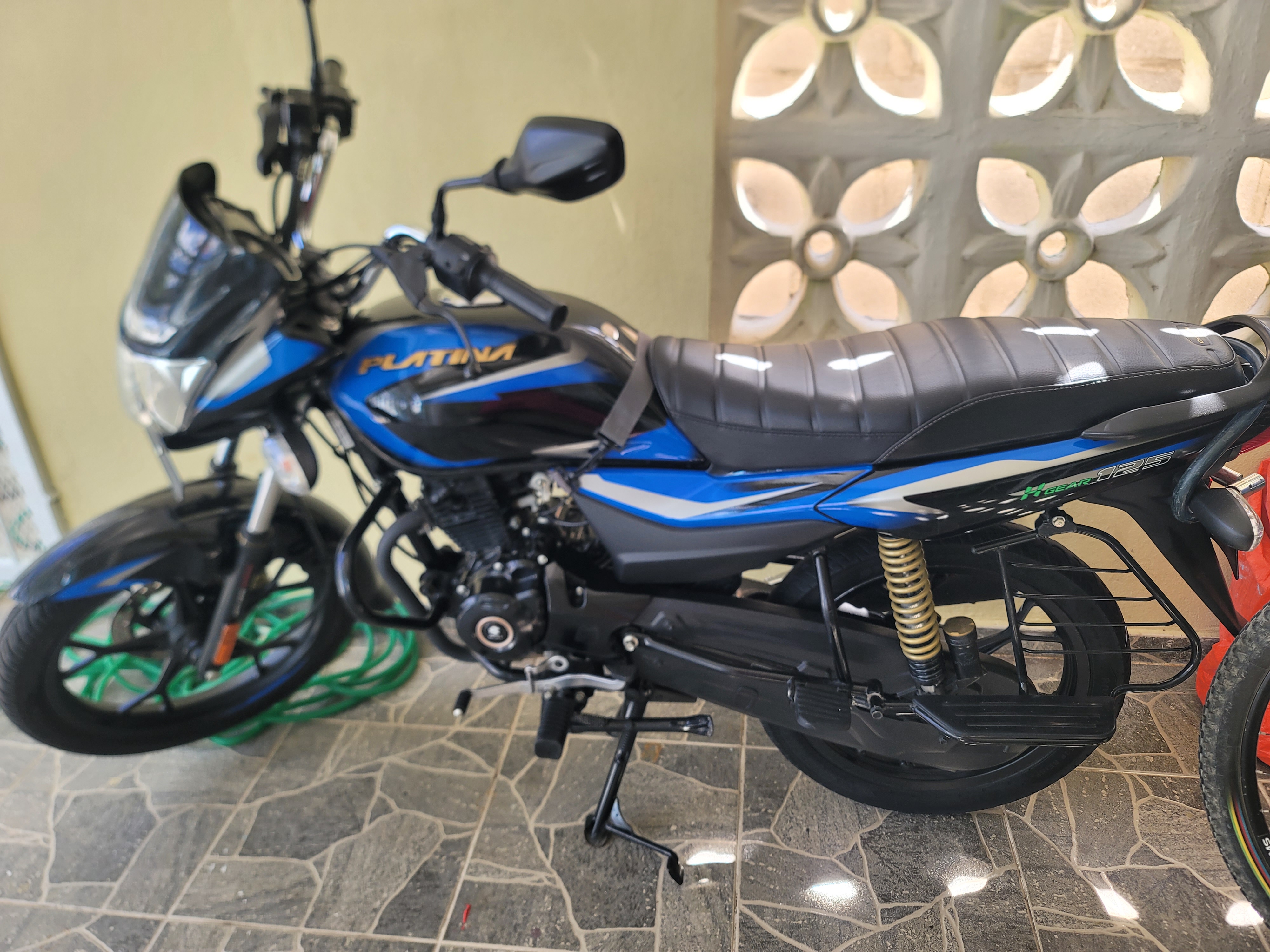 motores y pasolas - SVD Platina Bajaj 125 como nuevo  0