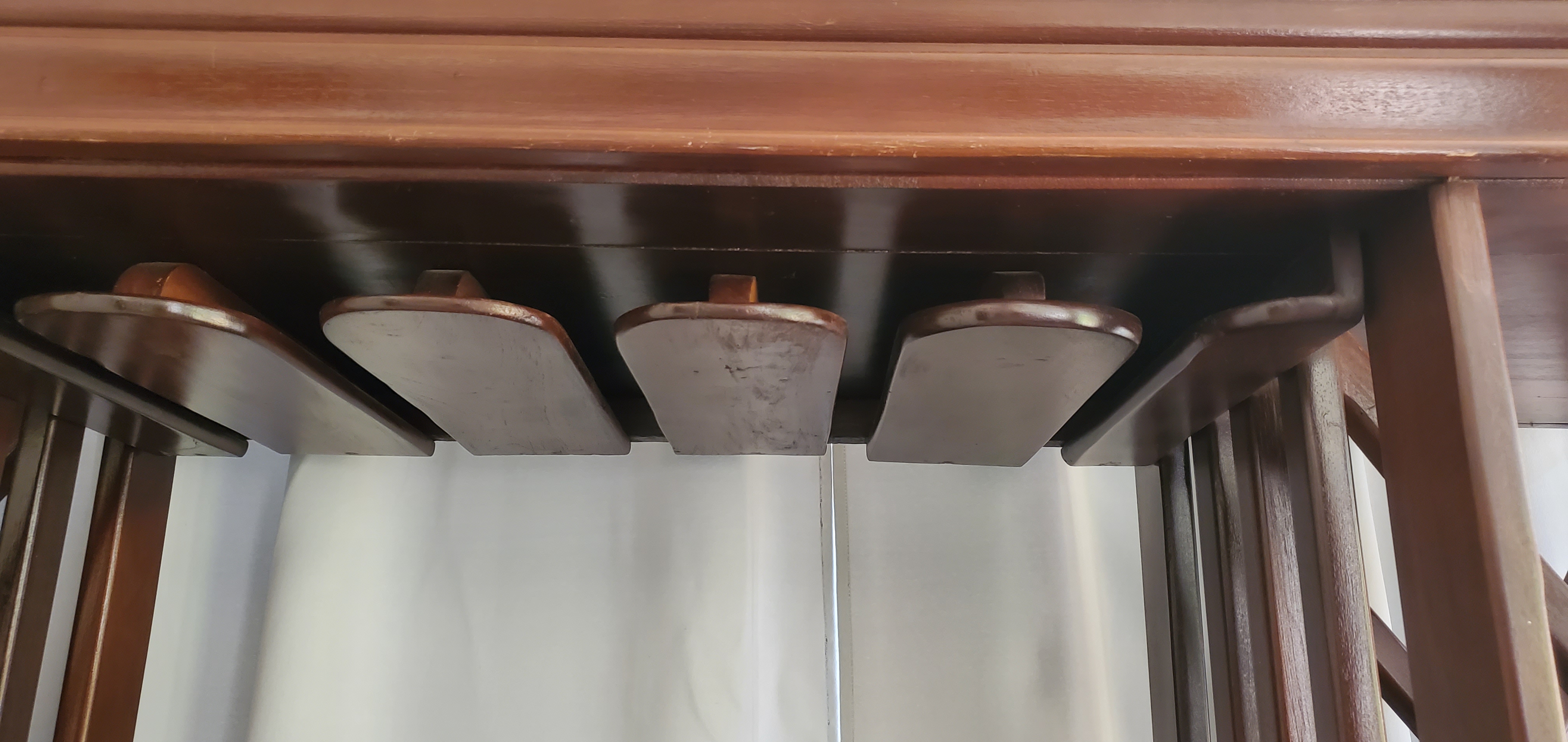 muebles y colchones - Estante de caoba con mini bar 1