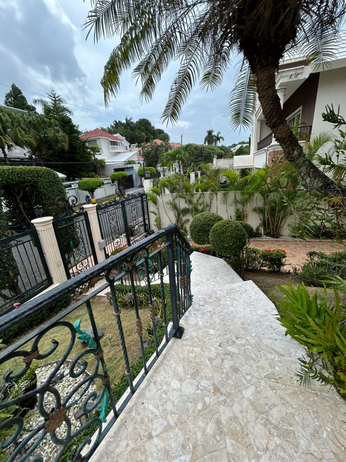 casas - Hermosa casa en venta en Arroyo Hondo III 0