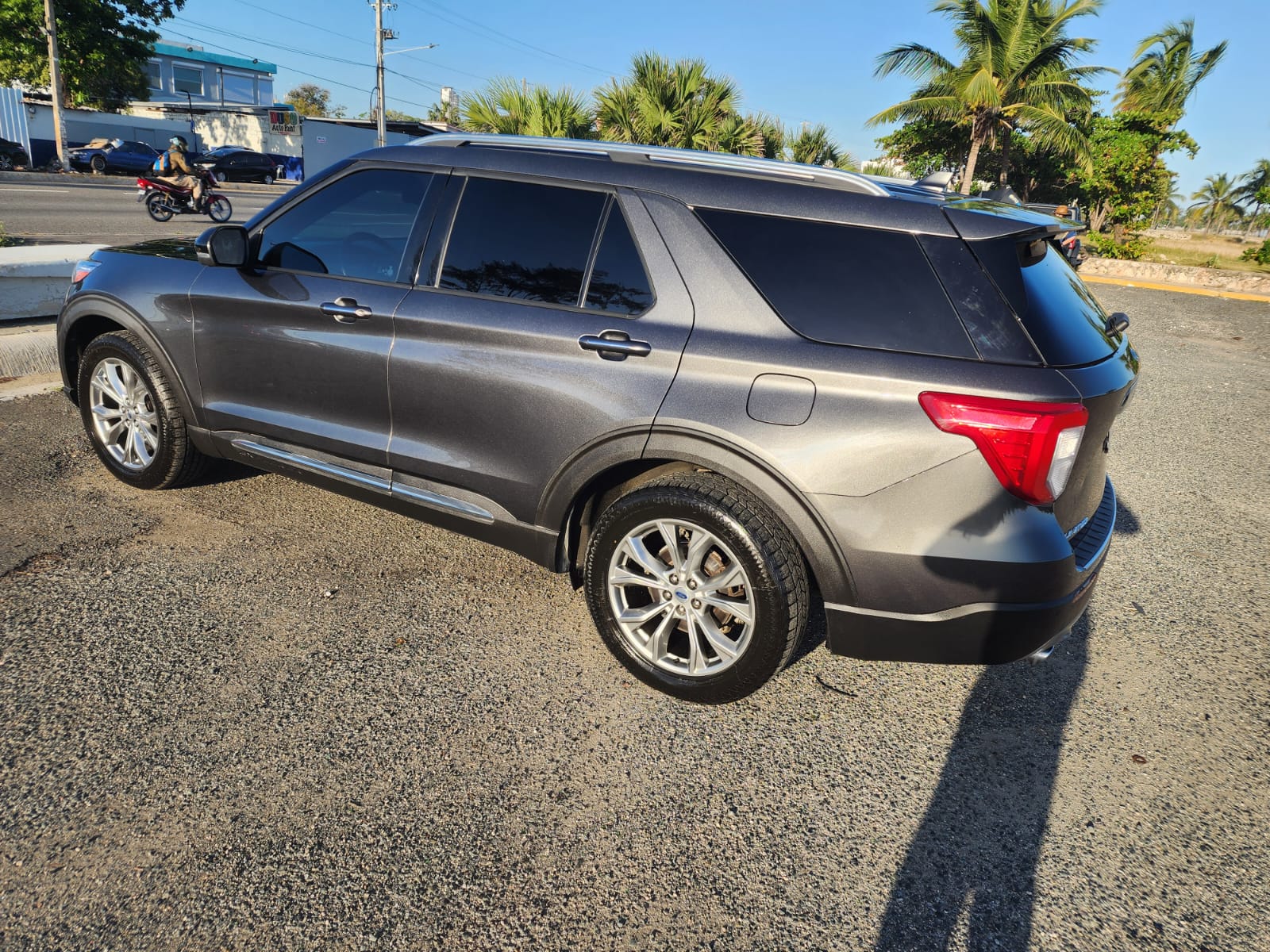 jeepetas y camionetas - Ford Explorer Limited 2020 Lujo, confort, potencia 3