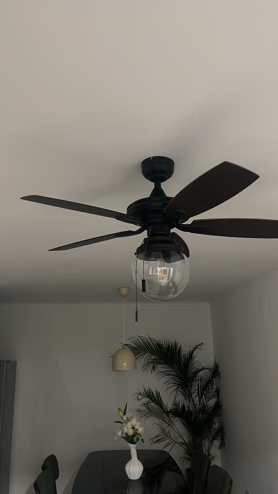 electrodomesticos - abanico Hampton Bay negro y marrón 
3 velocidades lámpara incluida Home Depot  1