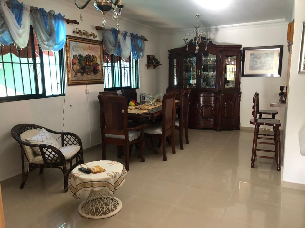 casas - Venta de hermosa casa en vista hermosa Santo Domingo este  6
