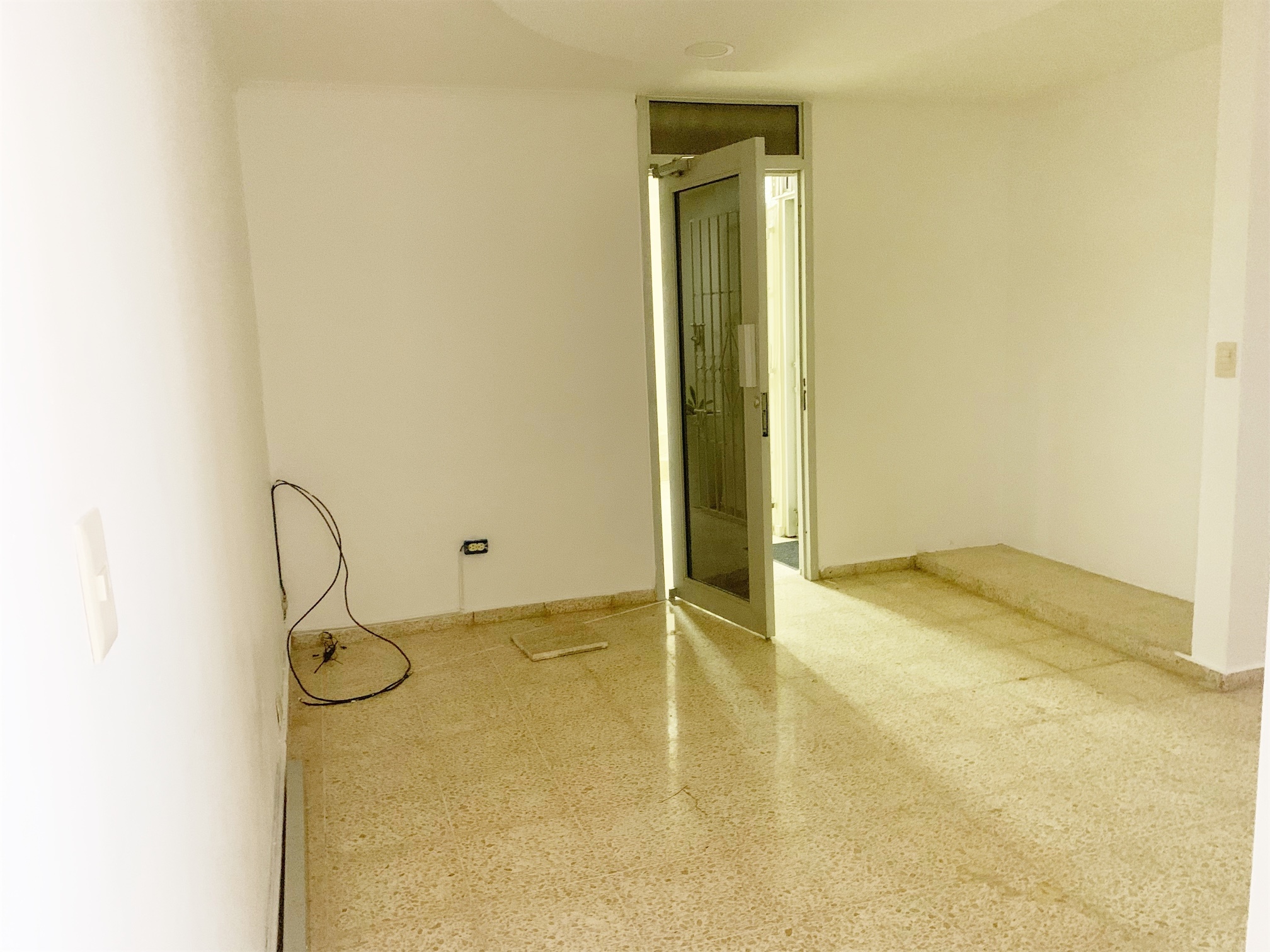 oficinas y locales comerciales - Local en bella vista  1