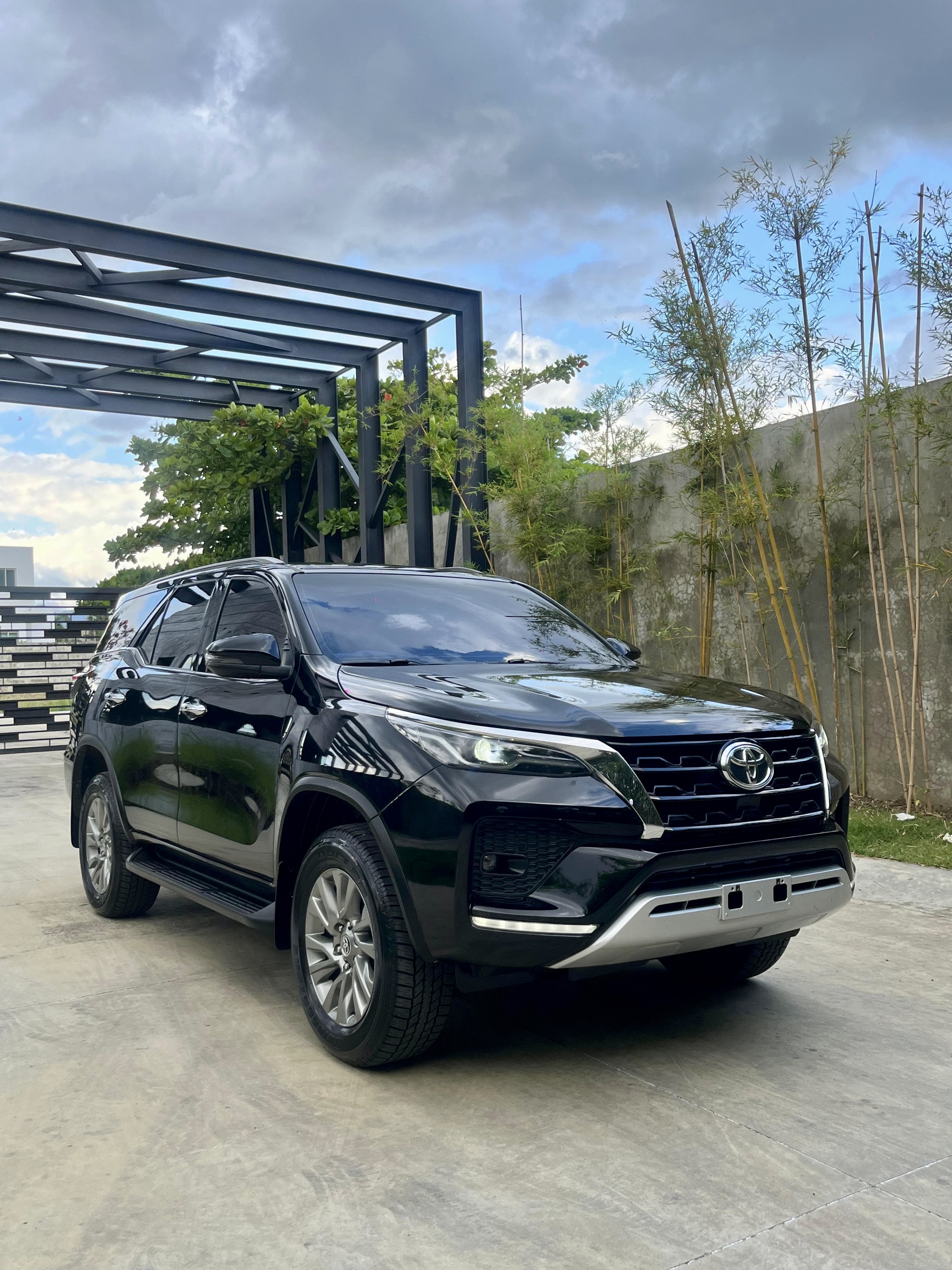 jeepetas y camionetas - TOYOTA FORTUNER 2022 0