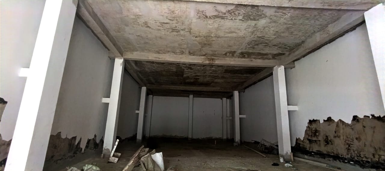 oficinas y locales comerciales - ALQUILA PIANTINI SIN INTERMEDIARIOS - EXCELENTE LOCAL EN UN 1ER NIVEL 250 MTS 2