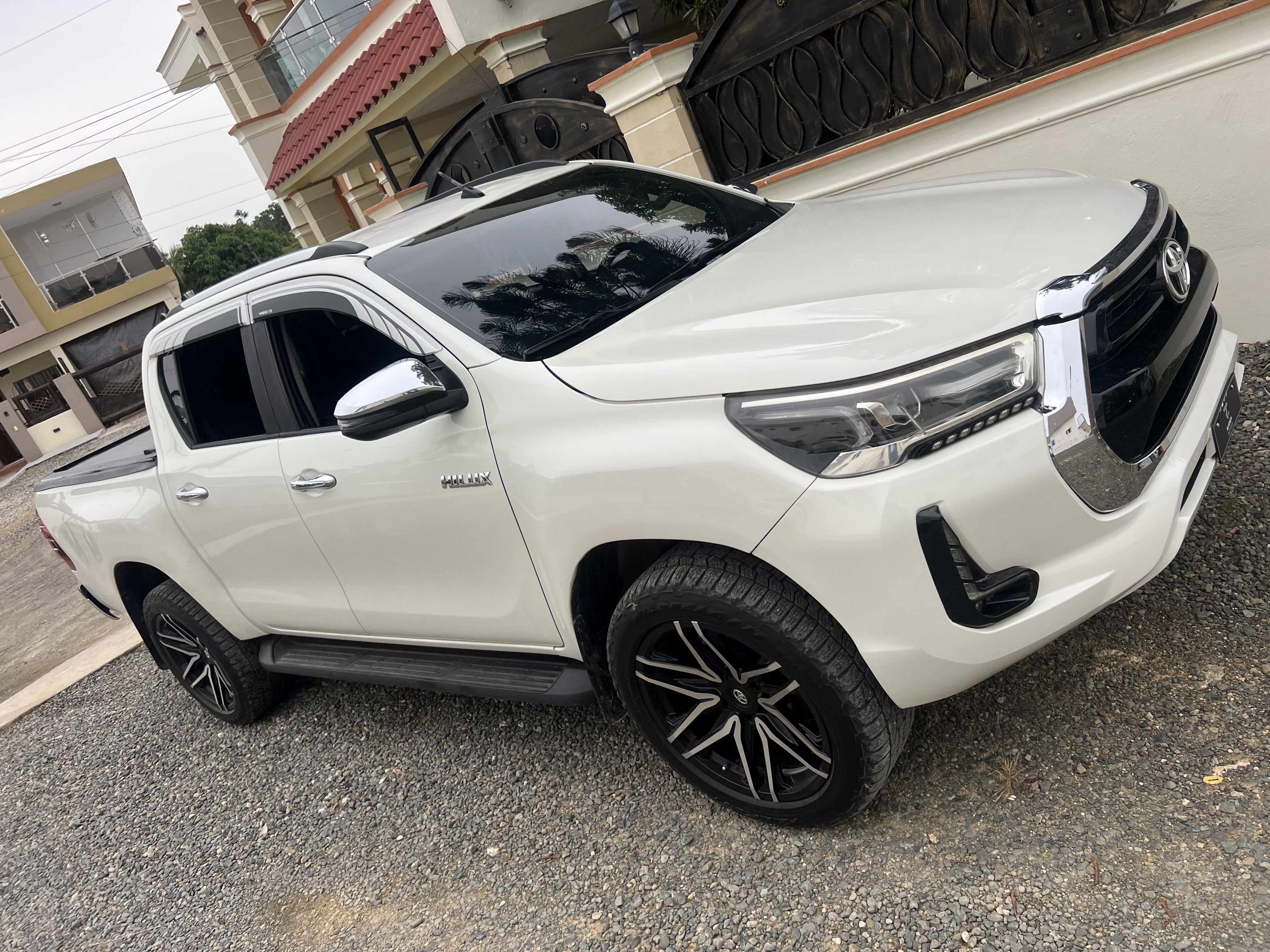jeepetas y camionetas - Toyota hilux 2019 pintura original  3