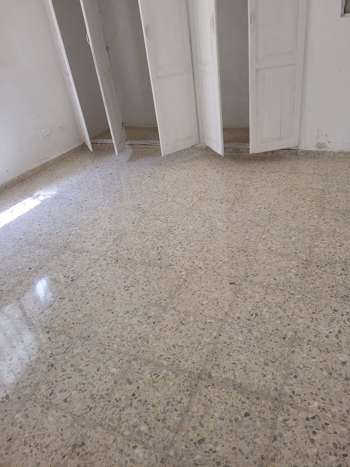 oficinas y locales comerciales - Casa en el Galá 
para uso comercial o vivienda 1
