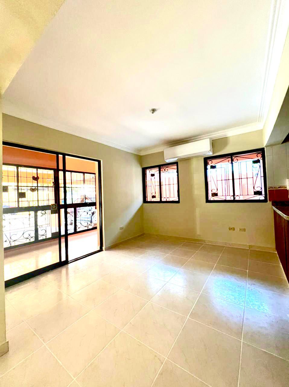 apartamentos - Urbanización Real.   - Sin intermediarios-  Amplio departamento Clásico  3 habit 1