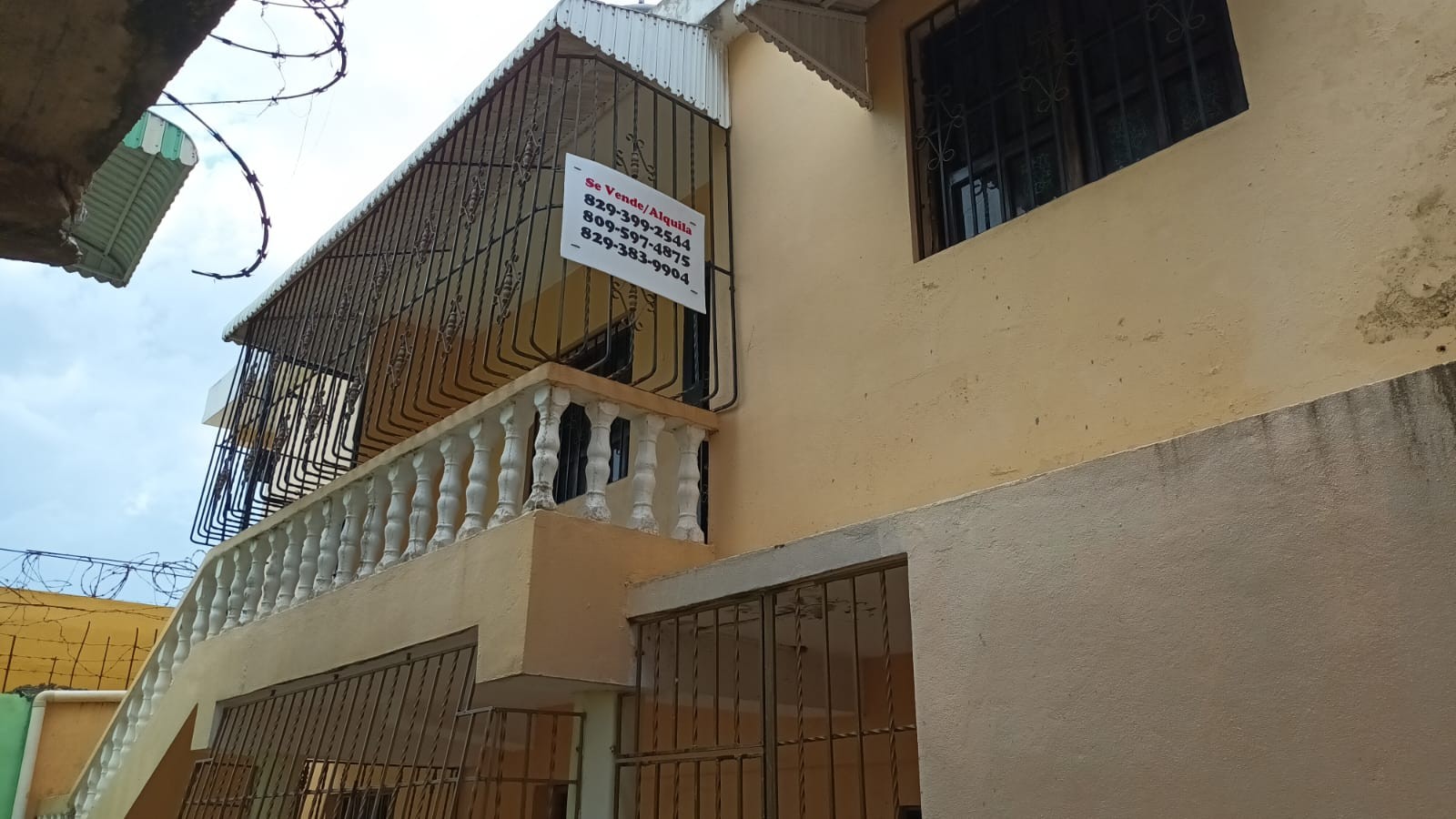 casas - 2 Casas al precio de 1! (1er y 2do piso). NEGOCIABLE Tasada 5