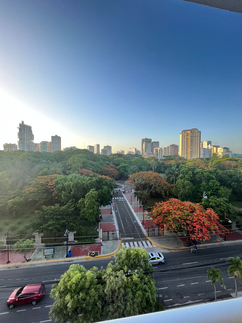 apartamentos - ‼Se vende amplio apartamento frente al parque Iberoamericano. 2