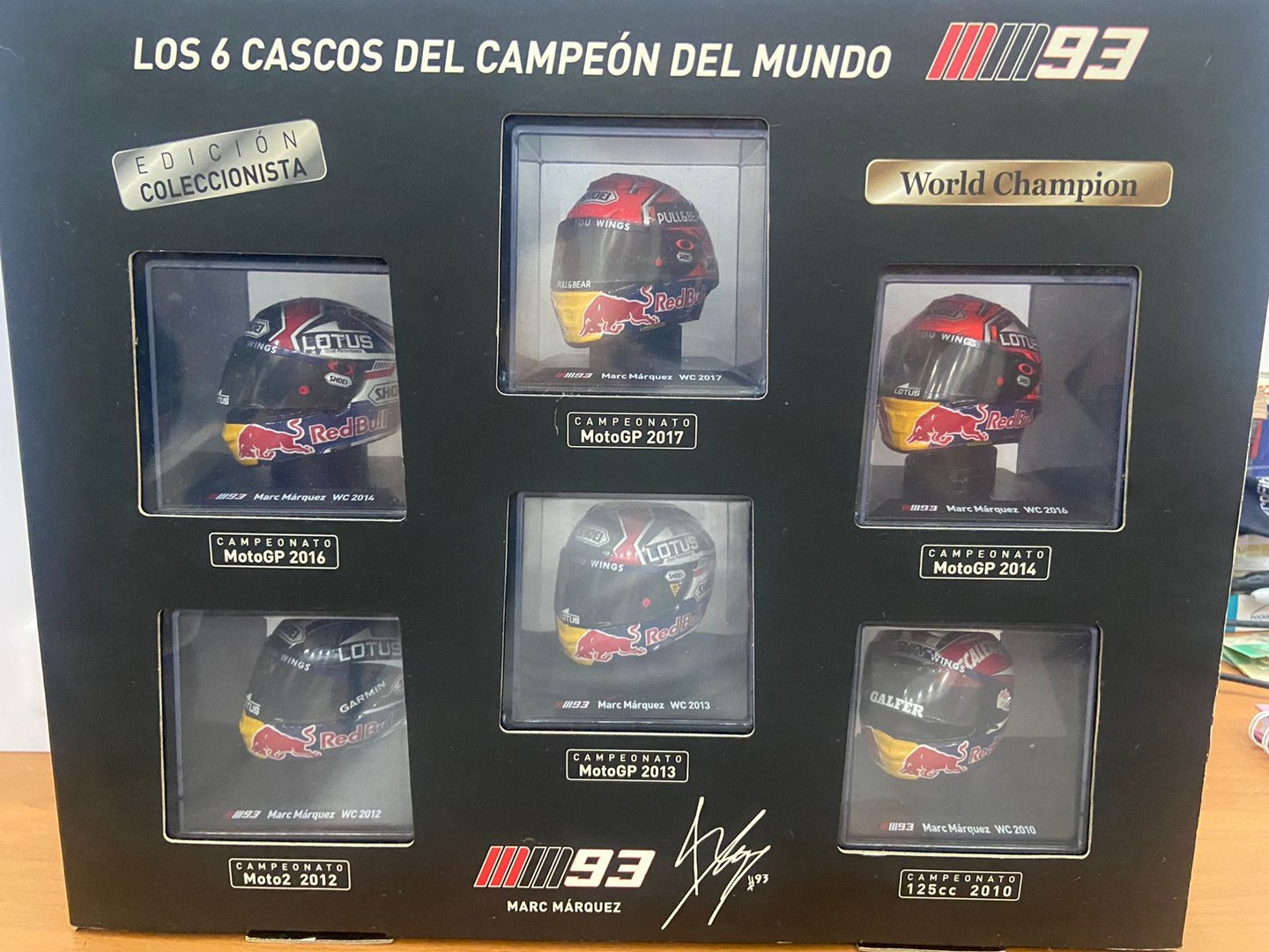hobby y coleccion - JUEGO DE CASCOS A ESCALA DEL CAMPEON MARCK MARQUEZ,  2