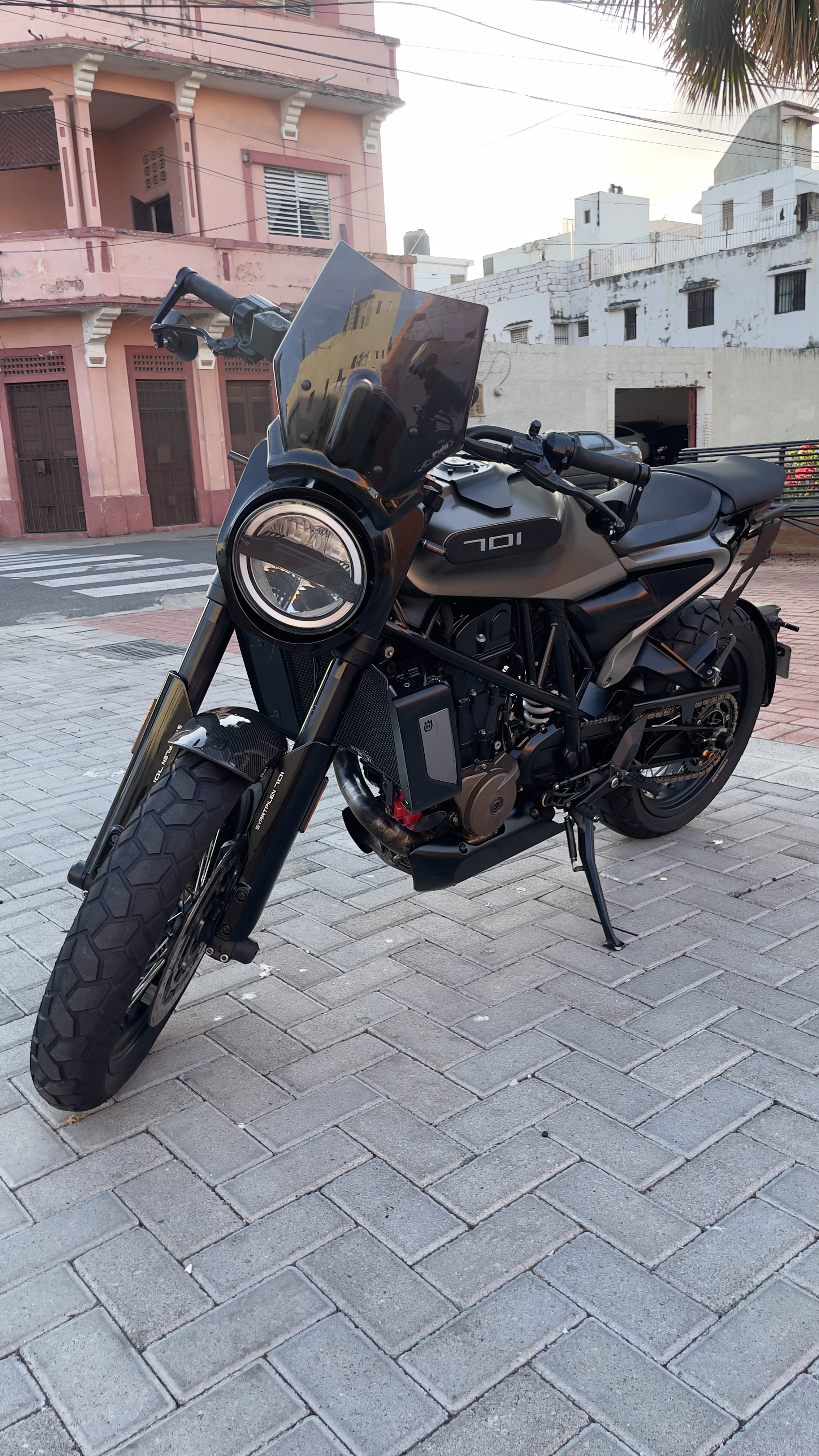 motores y pasolas - Husqvarna 701 Svartpilen 6