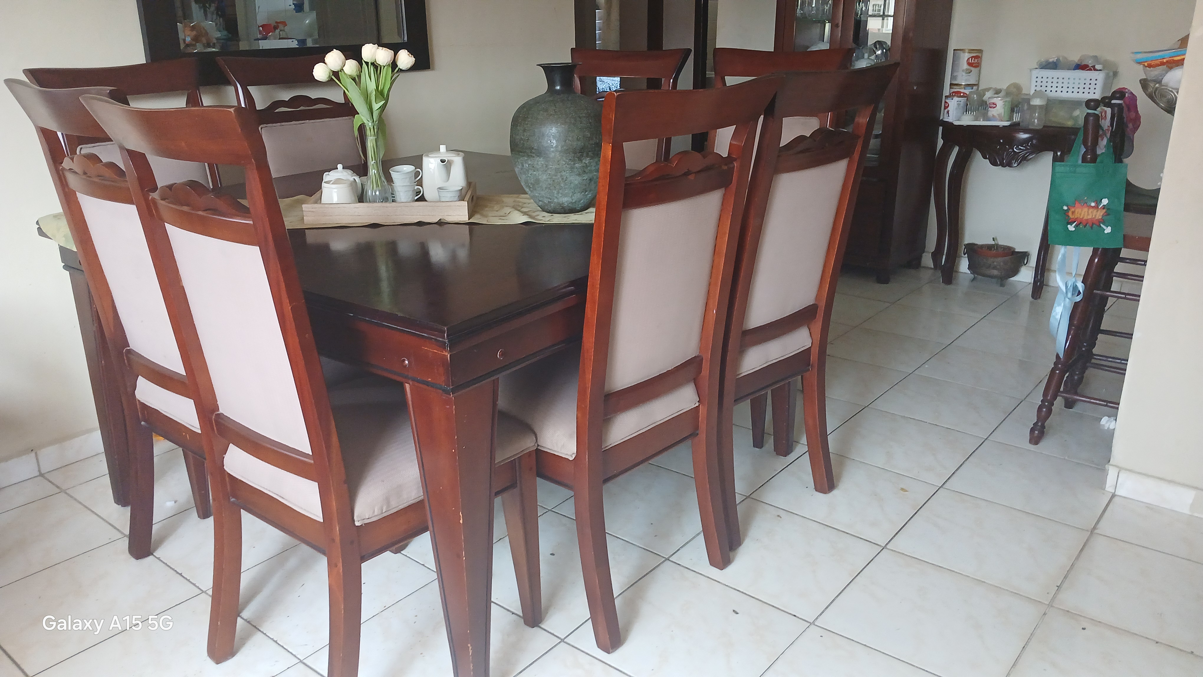 muebles y colchones - Comedor de 8 sillas en caobas 1