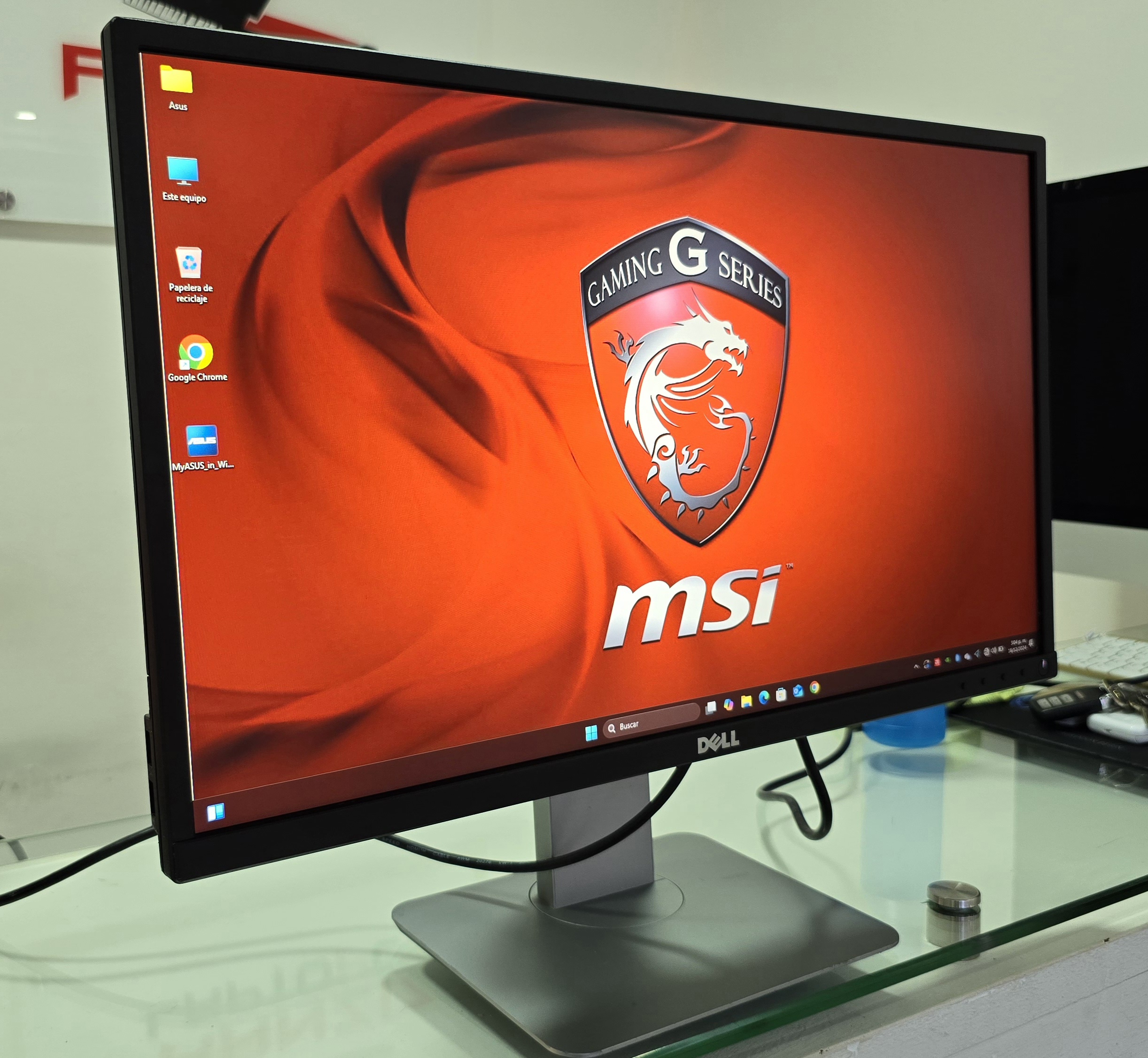computadoras y laptops - Monitores Dell 24 Pulgadas hdmi Pantalla Giratoria  0