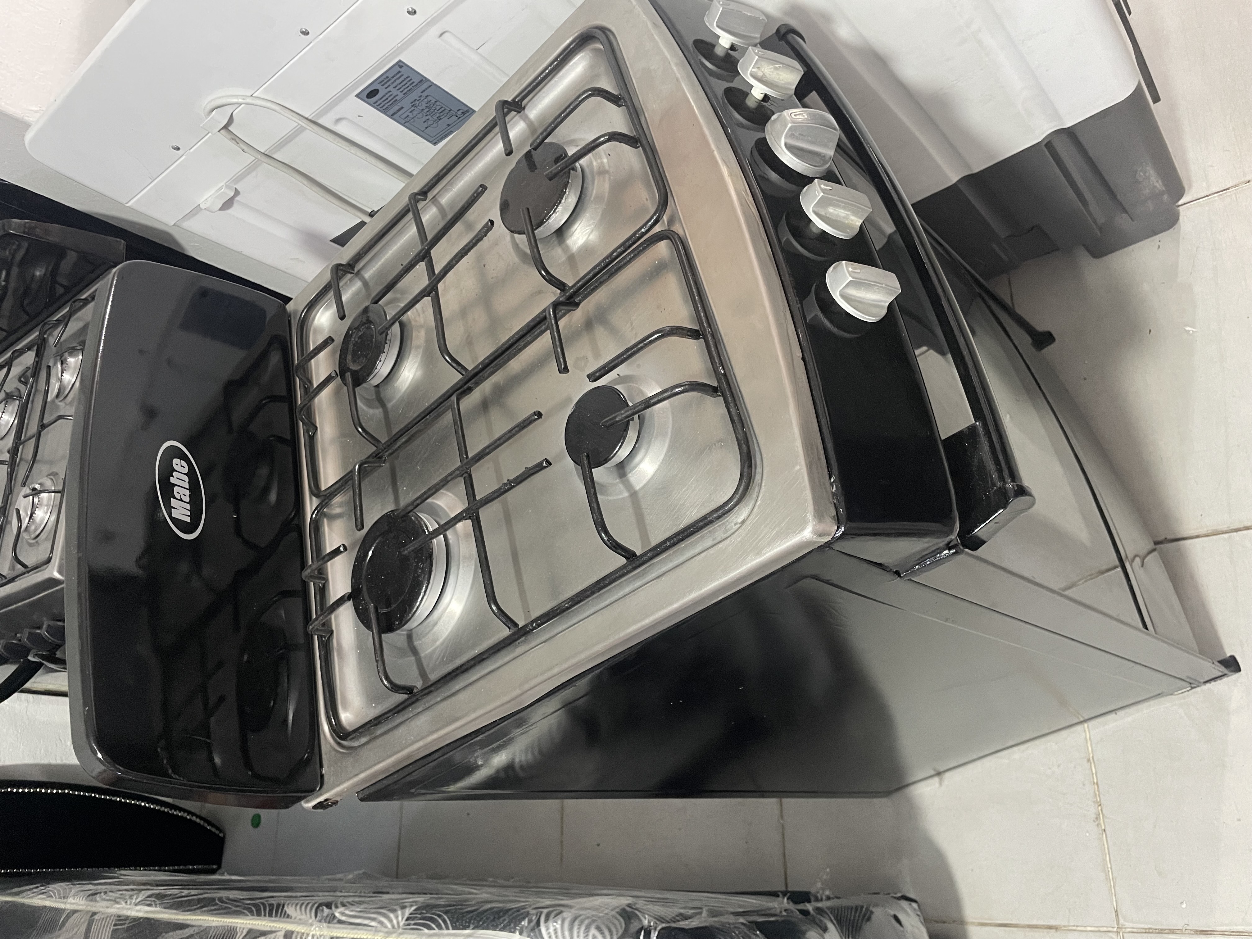 electrodomesticos - Estufa Mabe semi nueva importada de 20 pulgadas con garantía  2