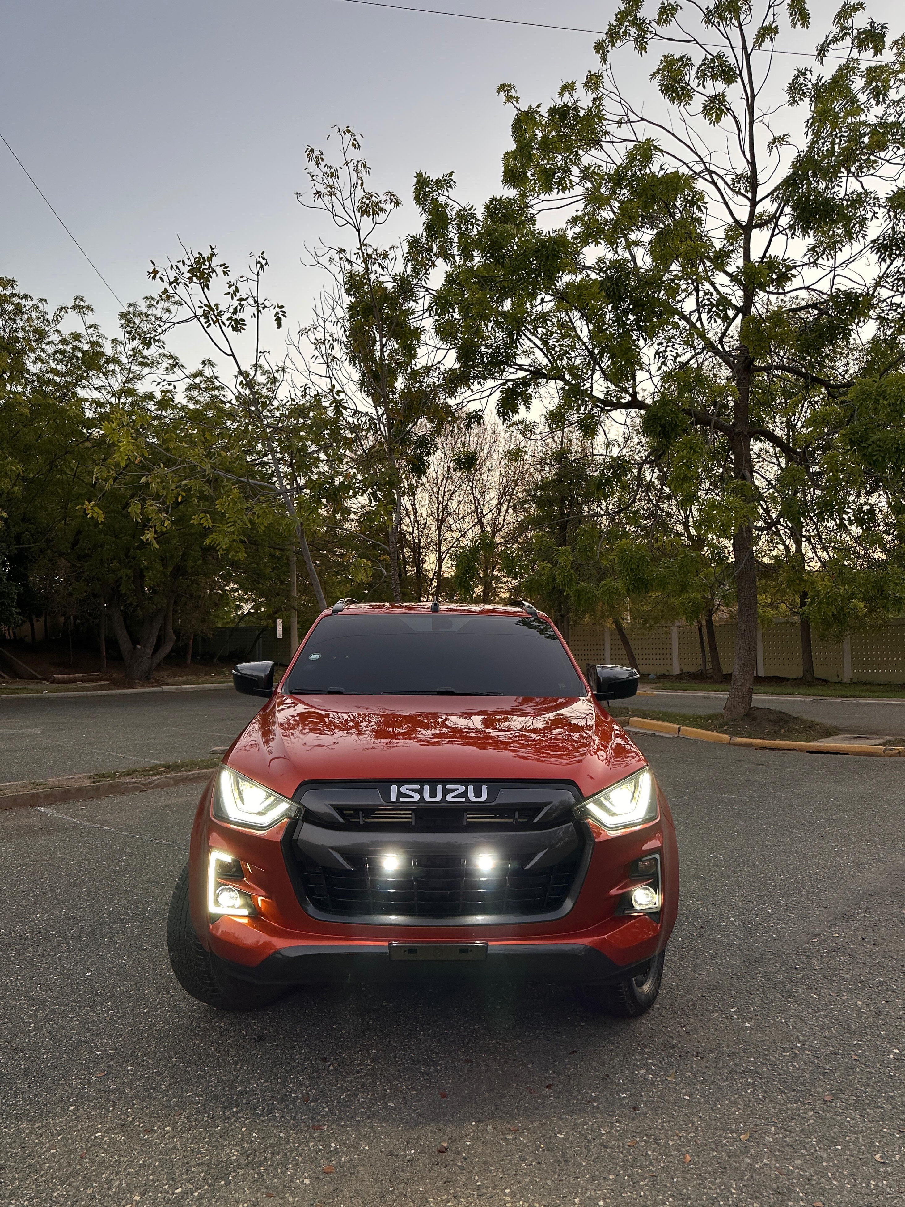 camiones y vehiculos pesados - ISUZU DMAX 2024 EN OFERTA DISPONIBLE .  1