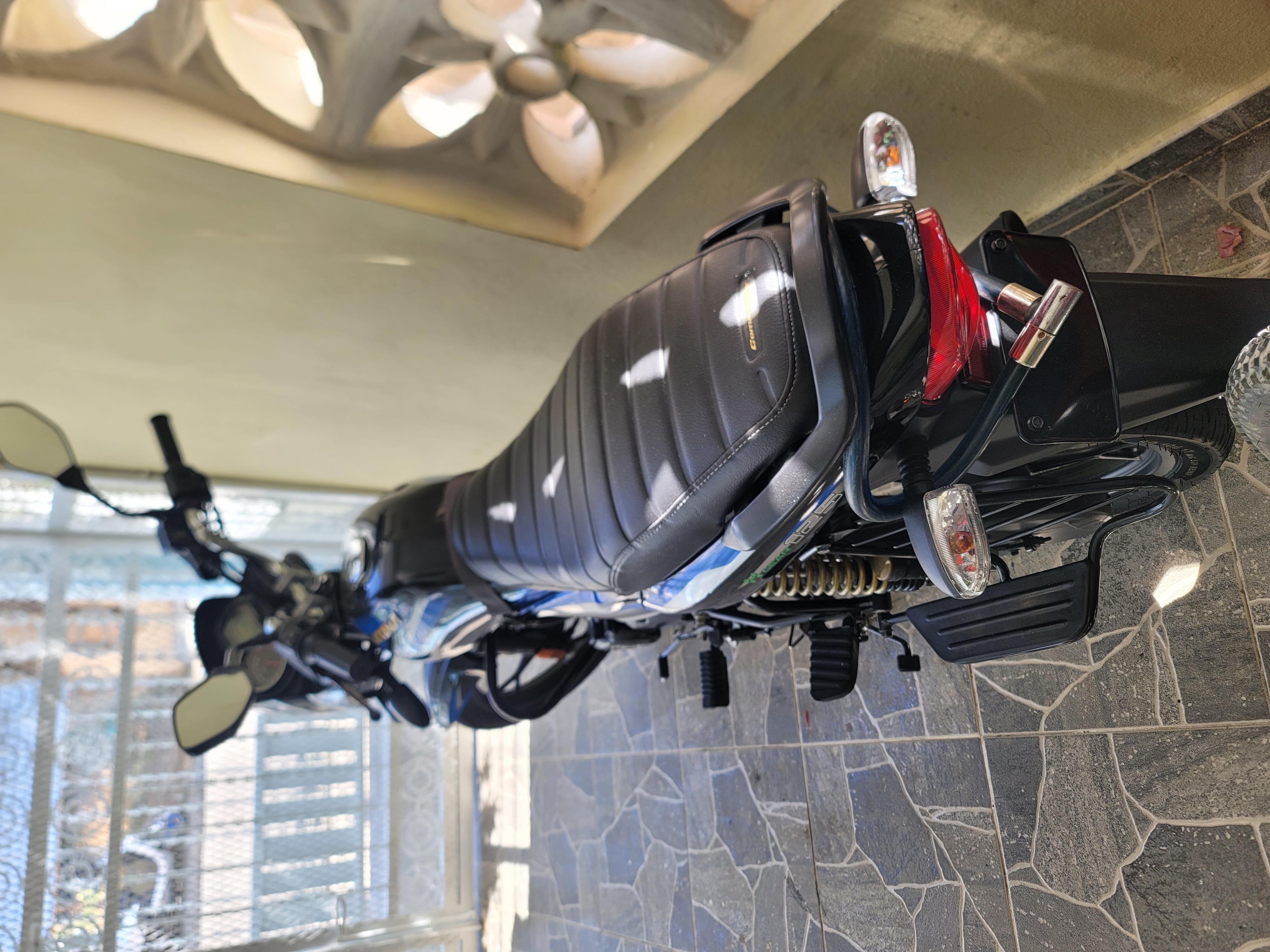 motores y pasolas - SVD Platina Bajaj 125 como nuevo  1