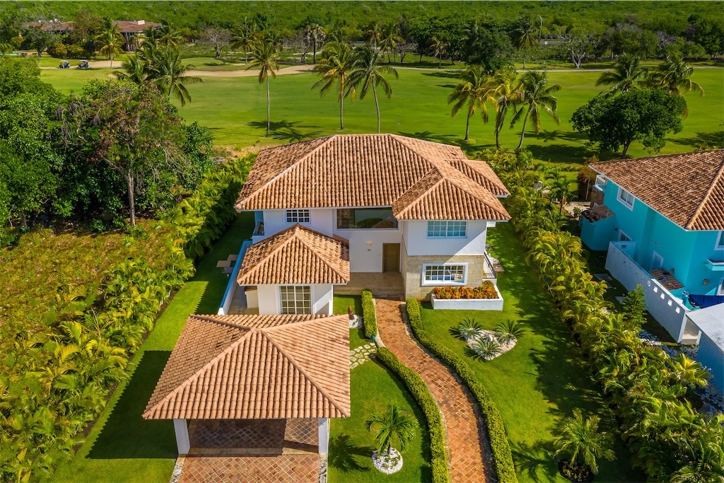 casas vacacionales y villas - Villa de lujo en cocotal punta cana con piscina y amueblada 7