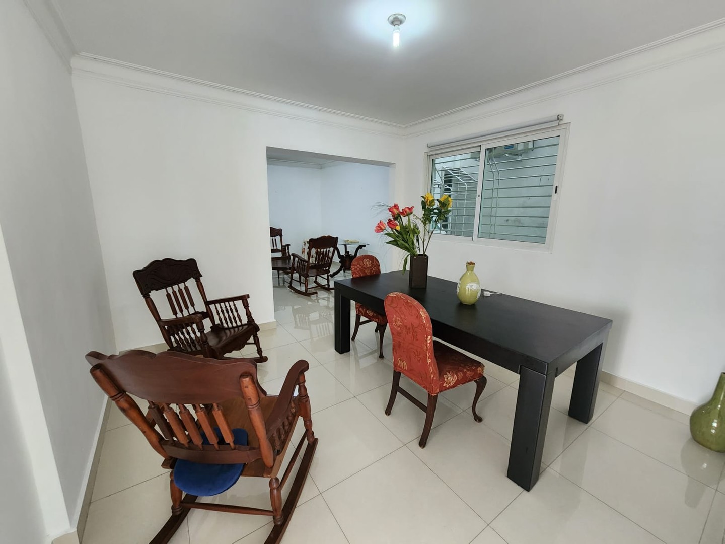 apartamentos - lquilo apartamento en Evaristo Morales U$S1,200

3hab
204mst
2 parqueos 5