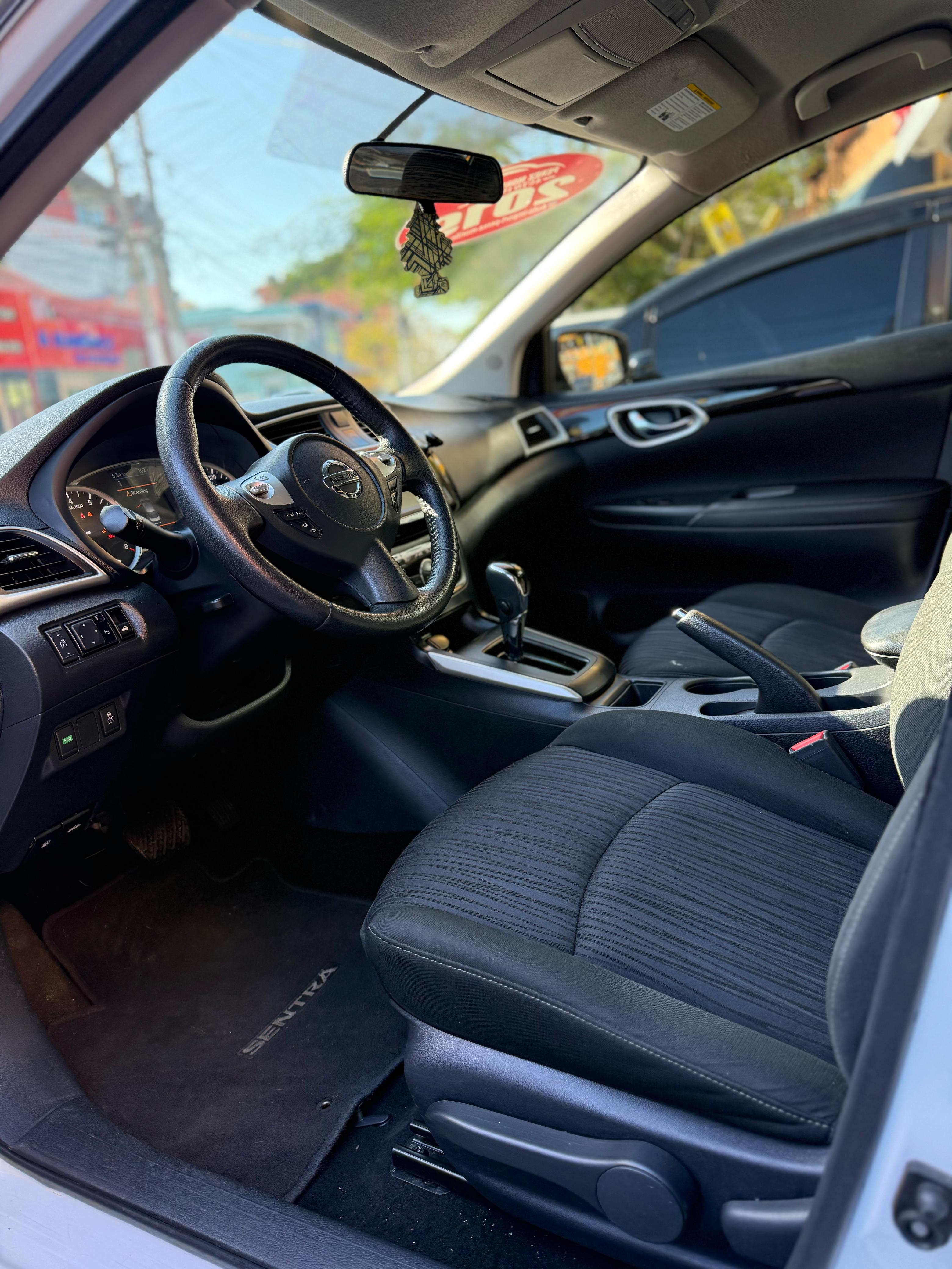 carros - Nissan Sentra SV 2019 (Recién importado) 6