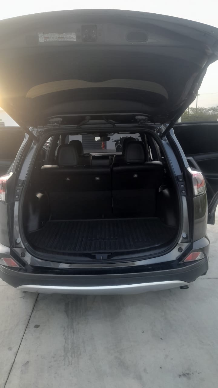 jeepetas y camionetas - Toyota RAV-4 2018 SÉ 0