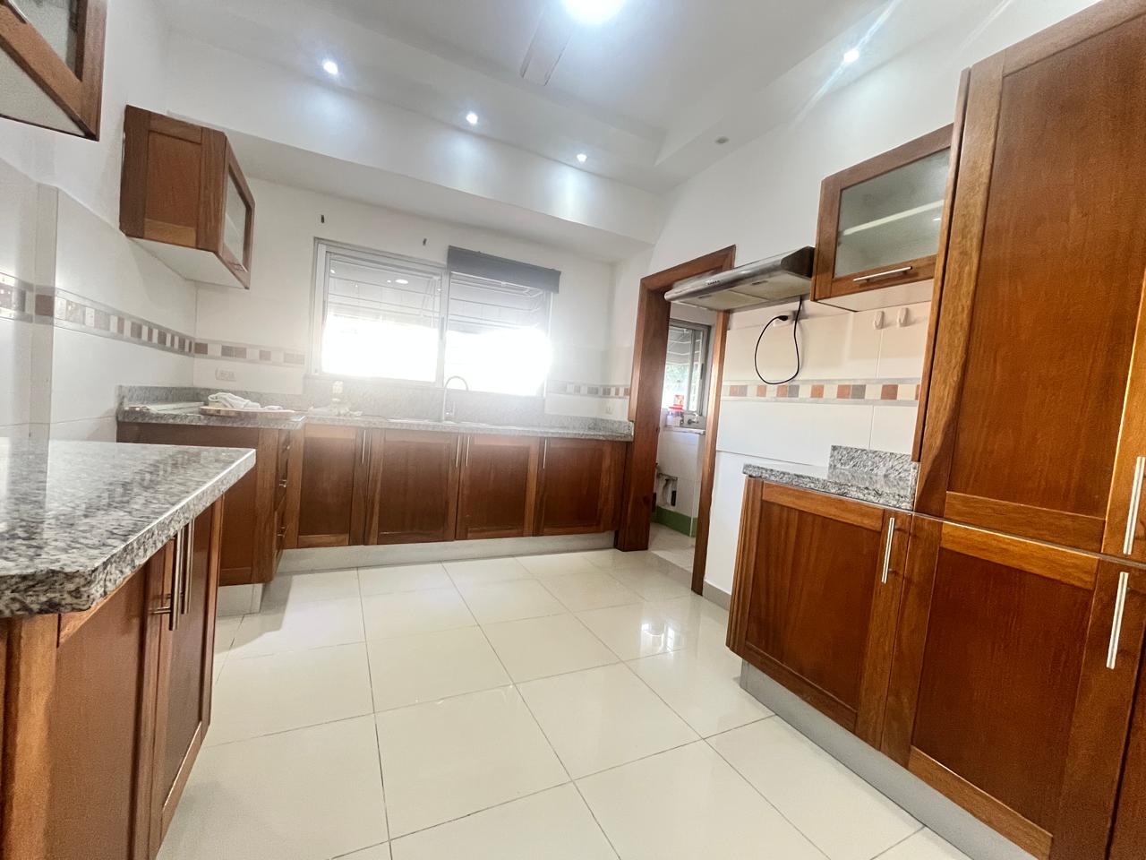 apartamentos - Alquiler de Apartamento en ensanche Paraíso vacio 5