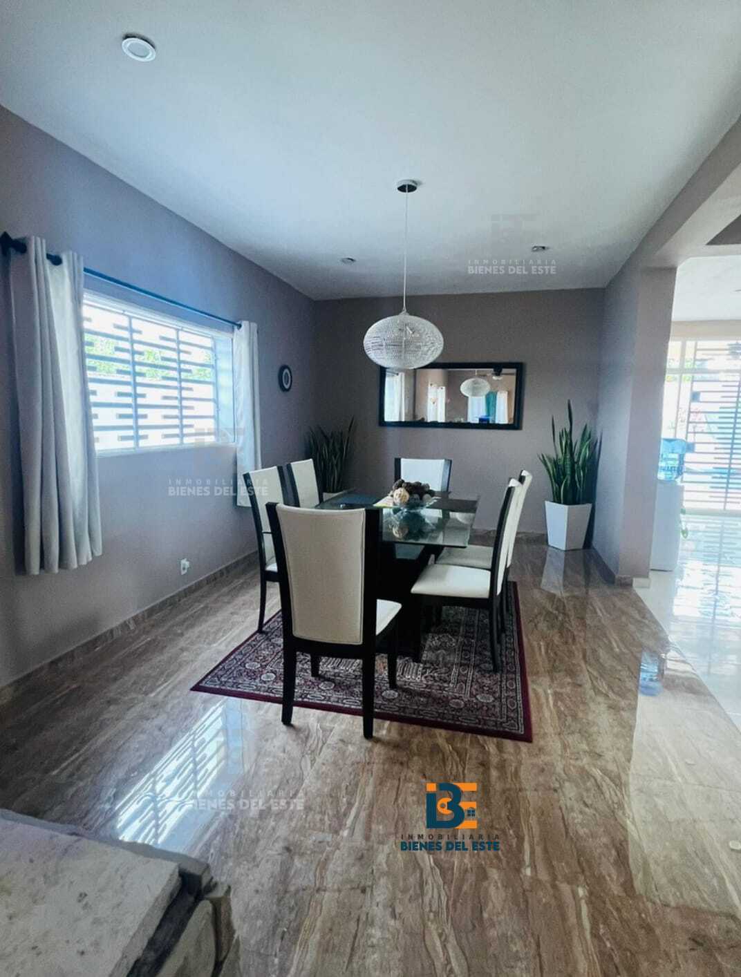 casas -  Moderna Vivienda con Piscina en Residencial Villa 8