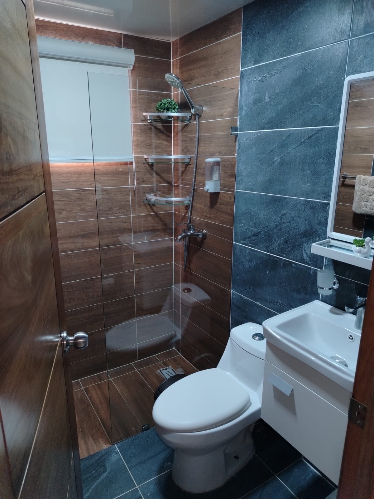 apartamentos - venta de apartamento 2da con terraza en la autopista de san Isidro 2 parque la  9