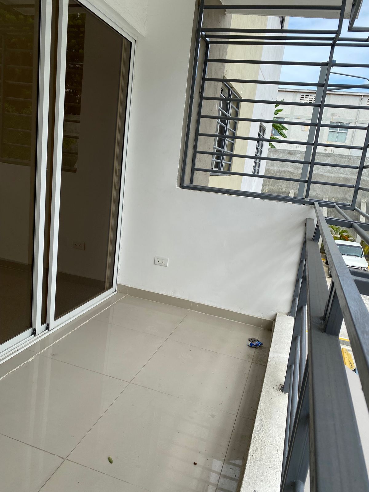apartamentos - ALQUILO 2 APARTAMENTOS . 2DO PISO AL.ALAMEDA 1