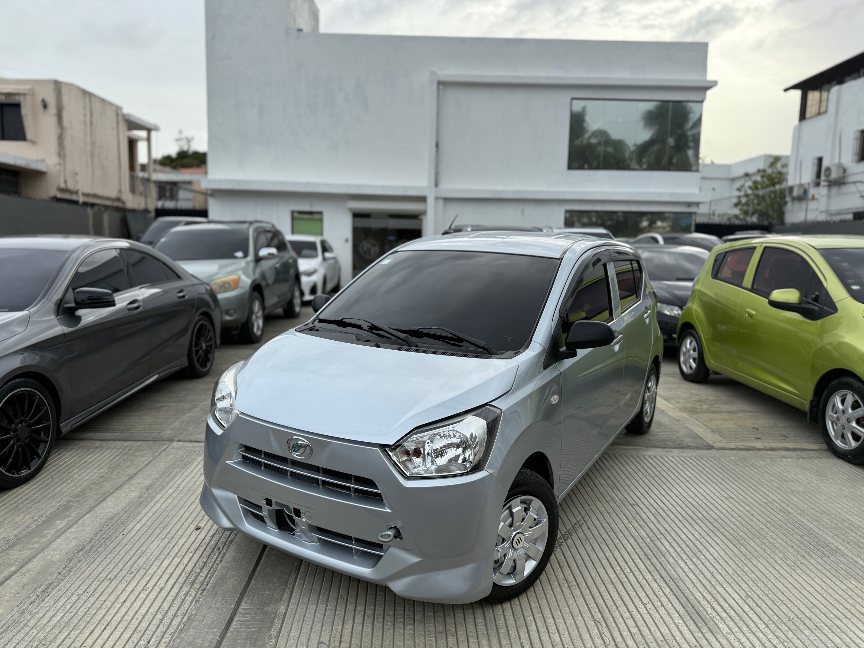carros - Daihatsu Mira 2018