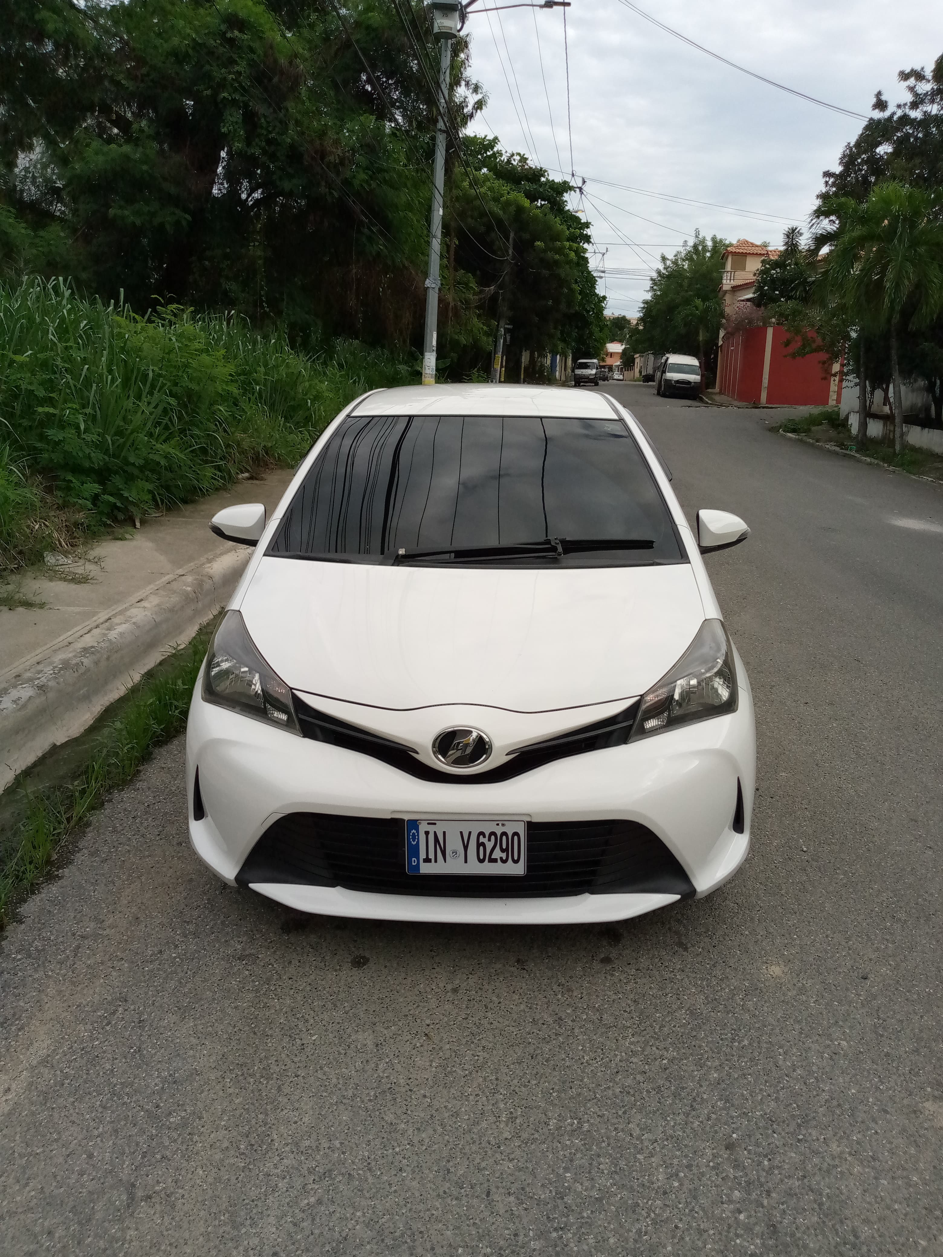 carros - Toyota Vitz 2015