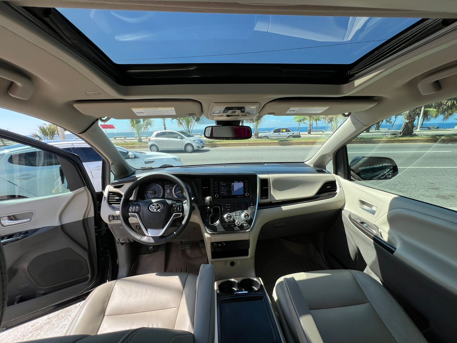 jeepetas y camionetas - Toyota Sienna XLE 2019 4