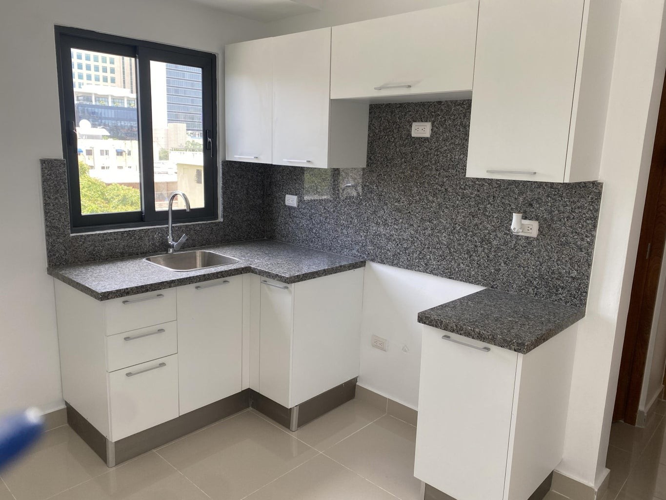 apartamentos - Evaristo Morales Apartamento Nuevo de Una Habitación 0
